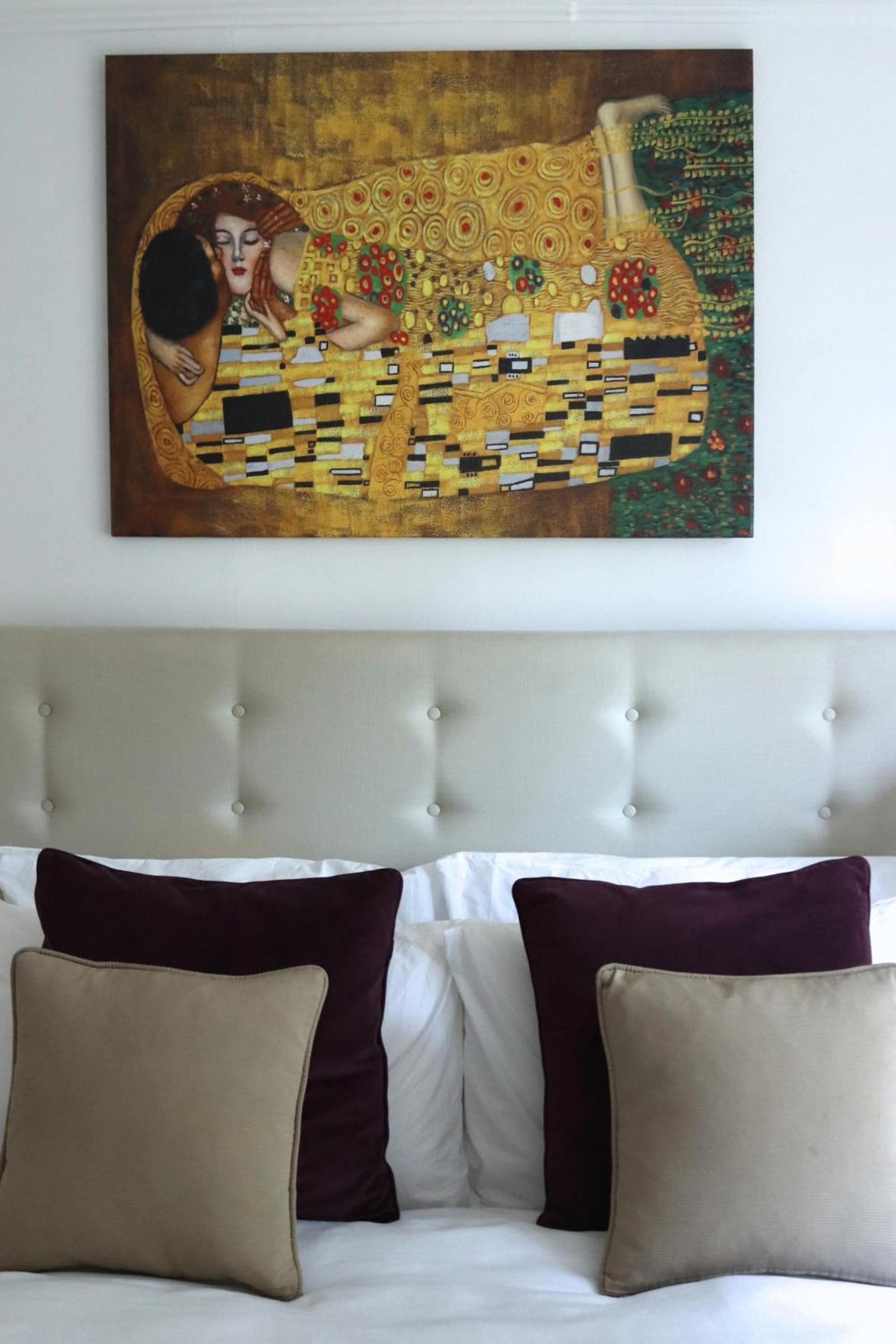 Two-Bedroom Deluxe Apartment with Balcony photo 1