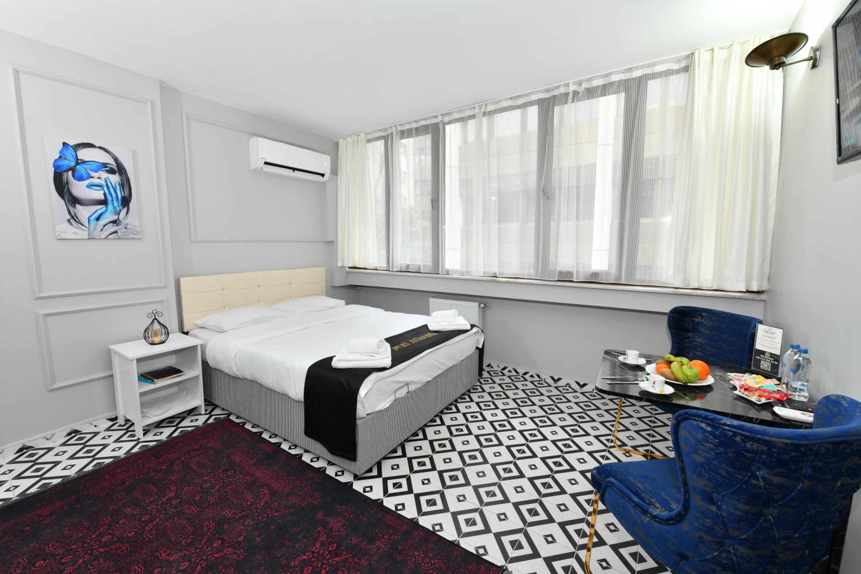 Deluxe Suite photo 1
