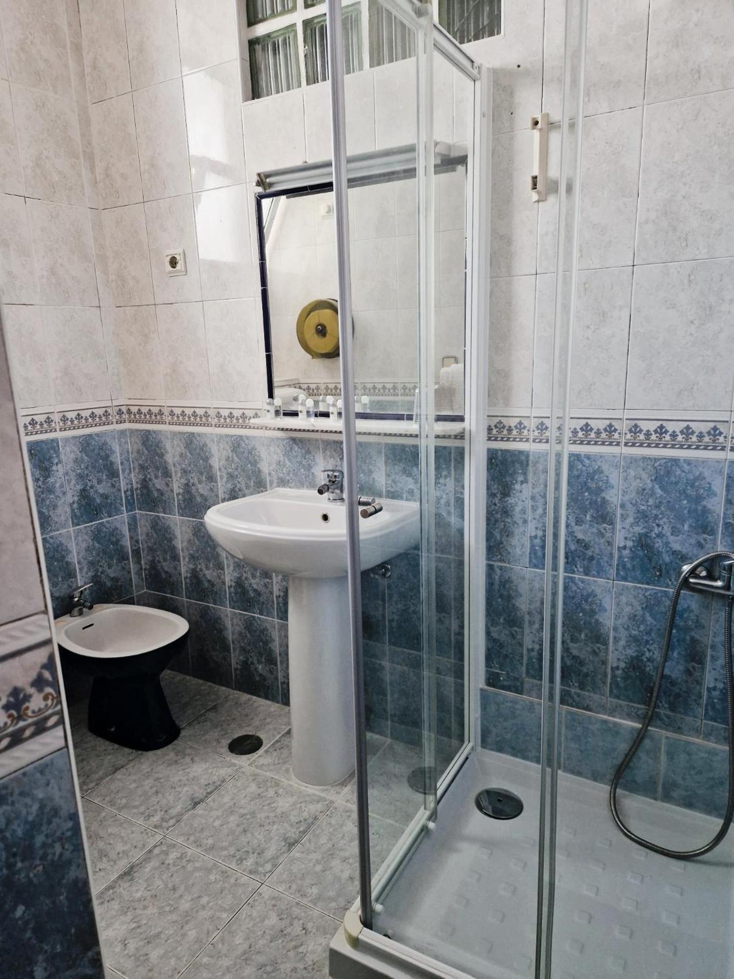 Superior Quadruple Room - Photo 4