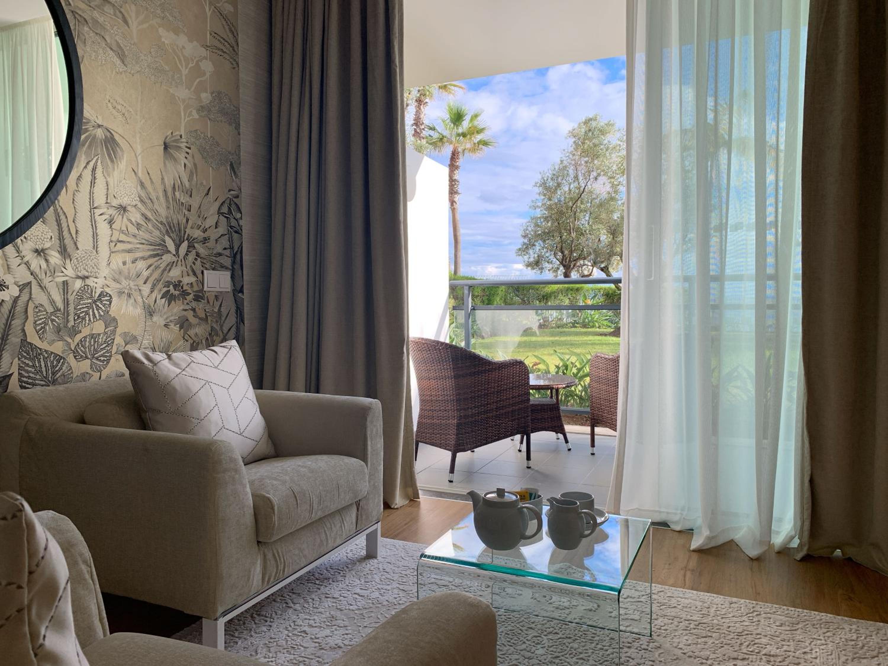 Junior Suite with Garden View - Photo 2