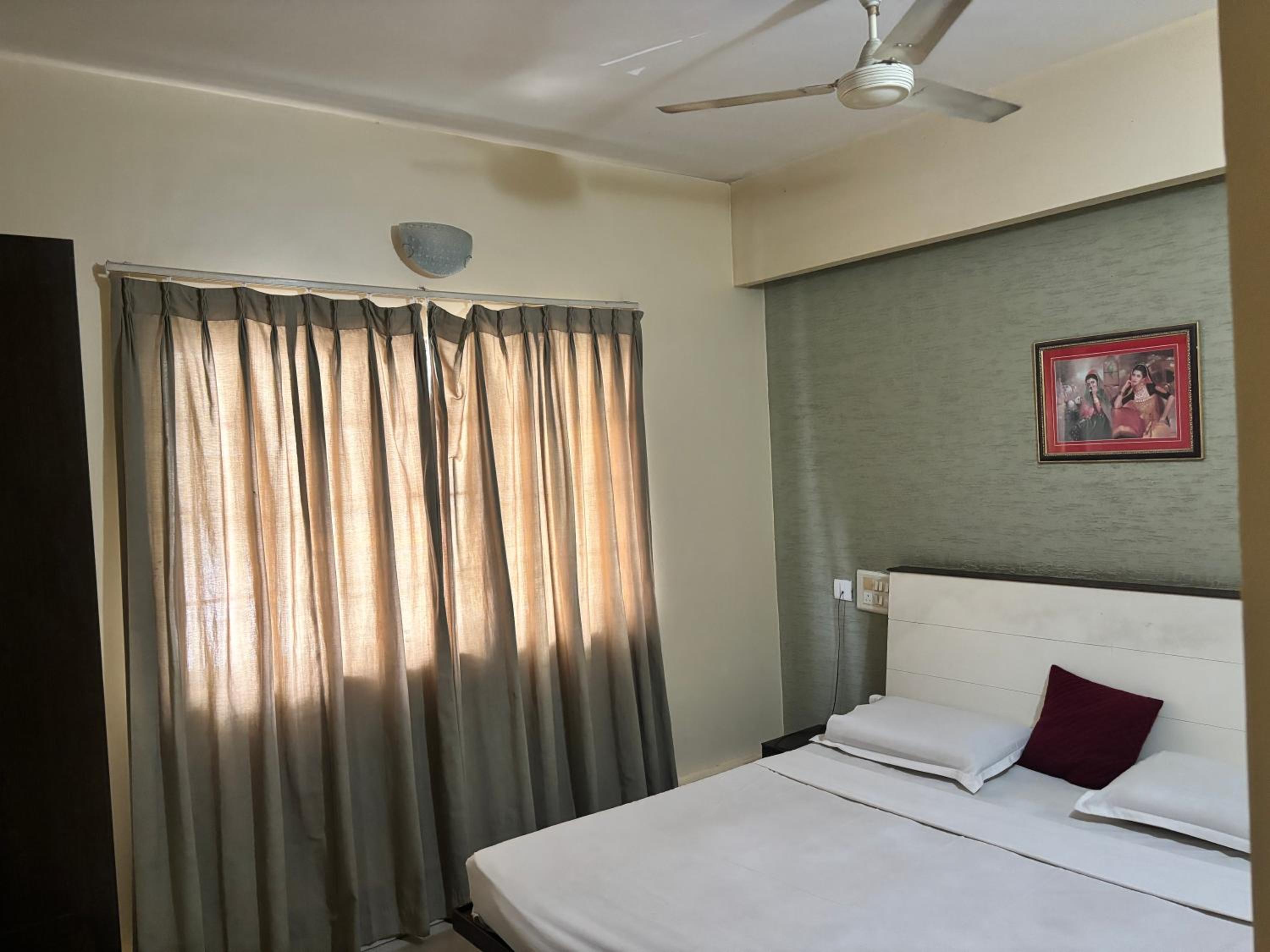 Standard Double Room with Fan photo 3