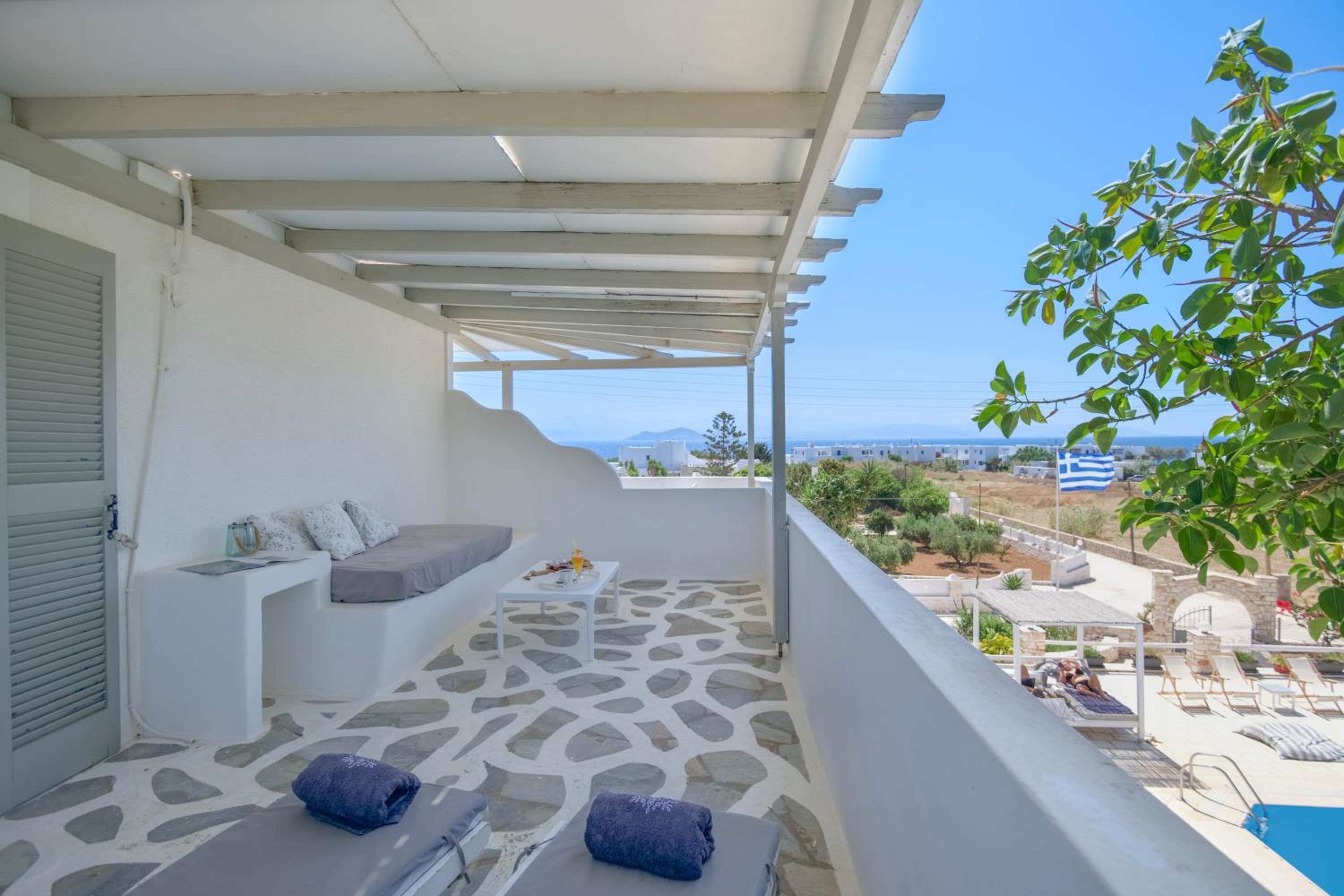 Double or Twin Room with Panoramic Sea View - Photo 10