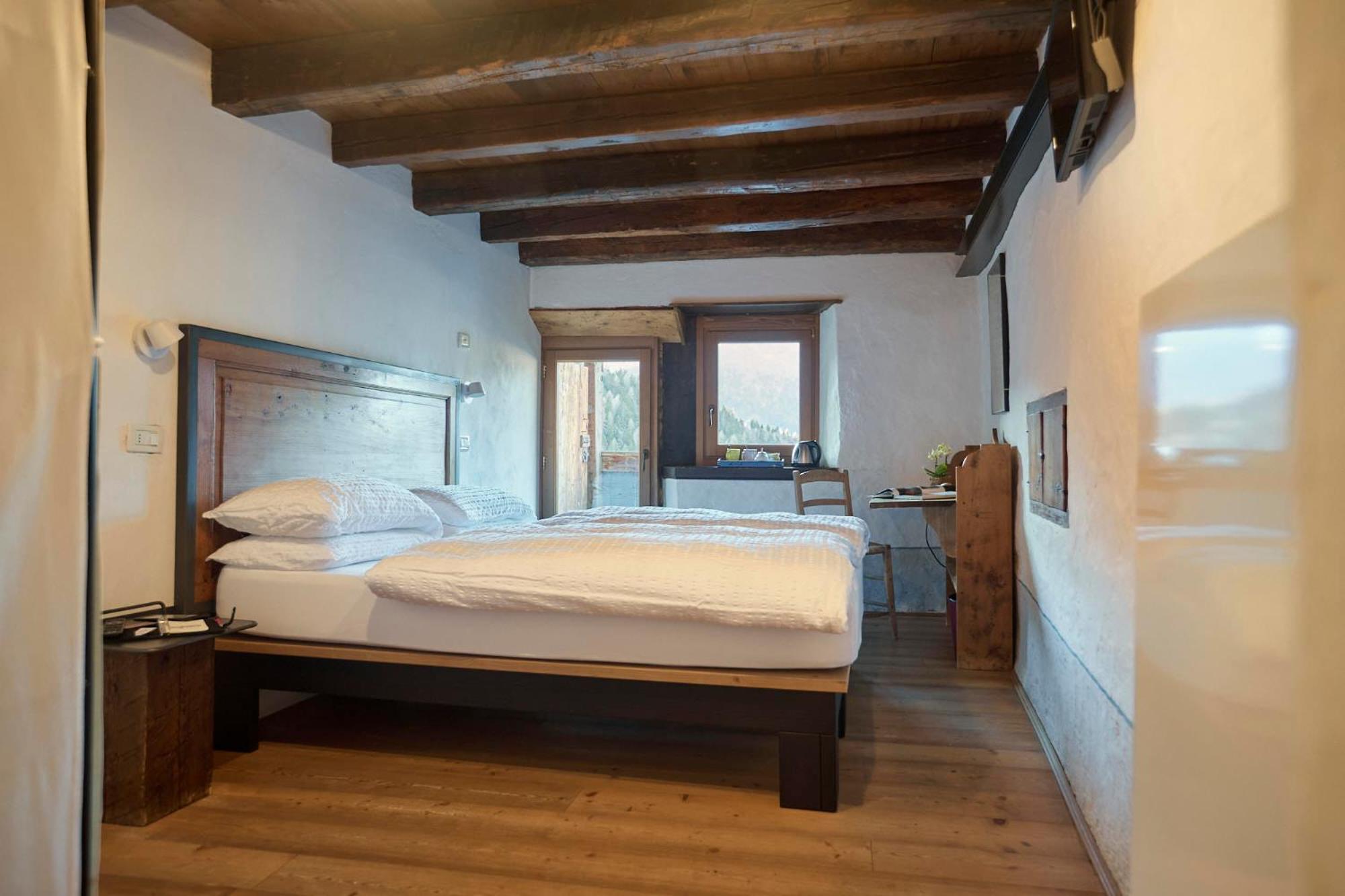 Double or Twin Room with Mountain View photo 1