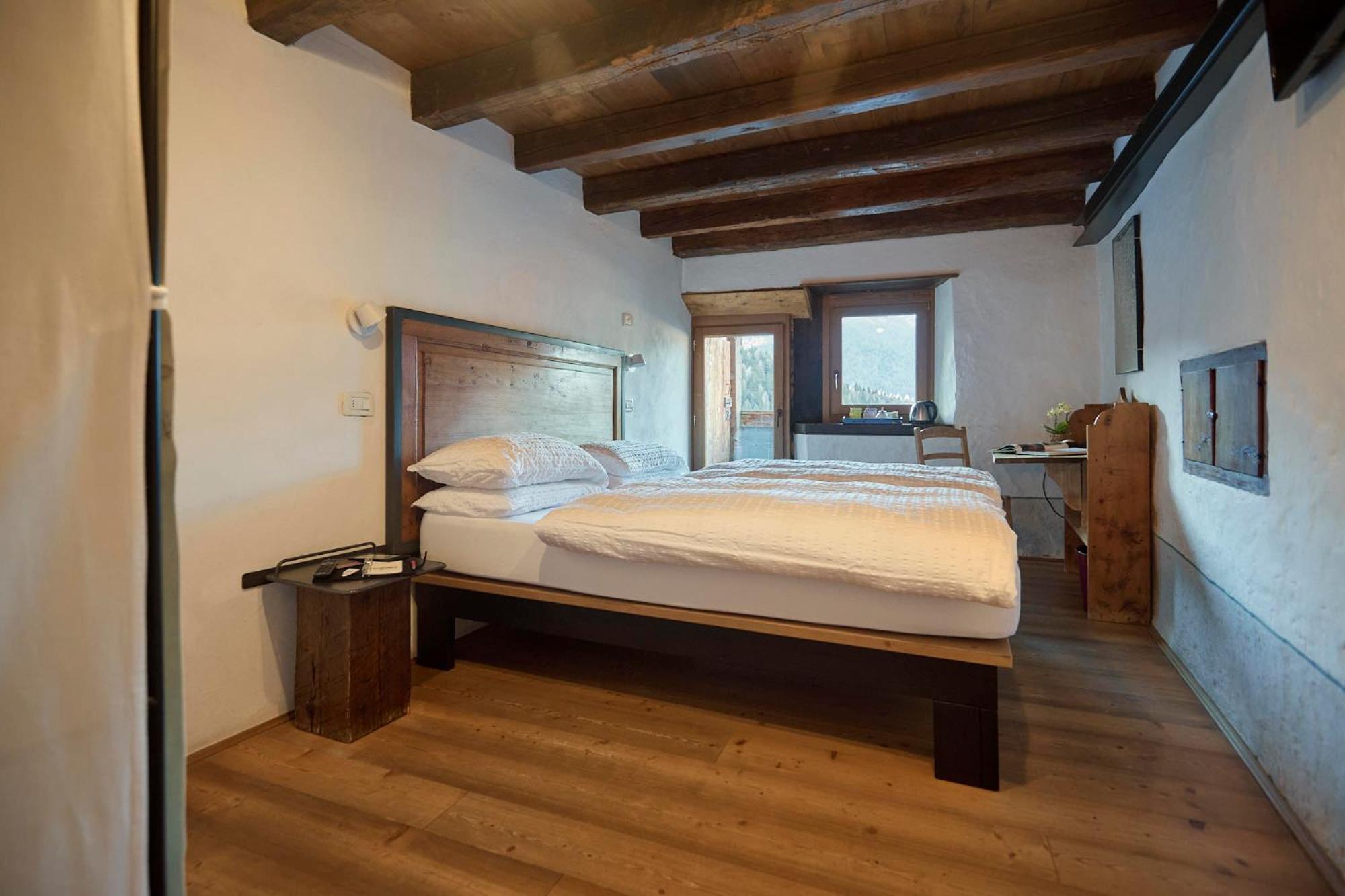 Double or Twin Room with Mountain View photo 2