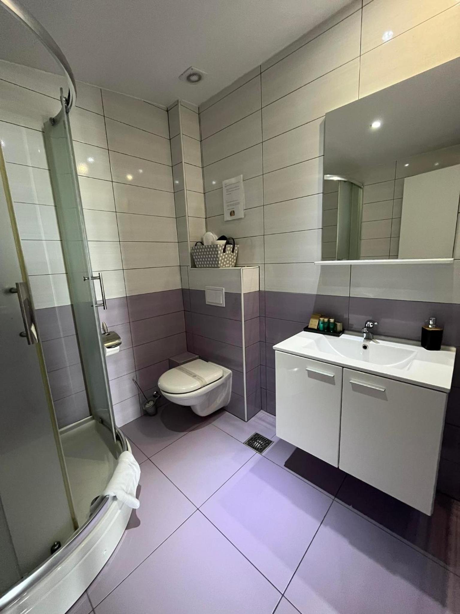 One-Bedroom Suite photo 2