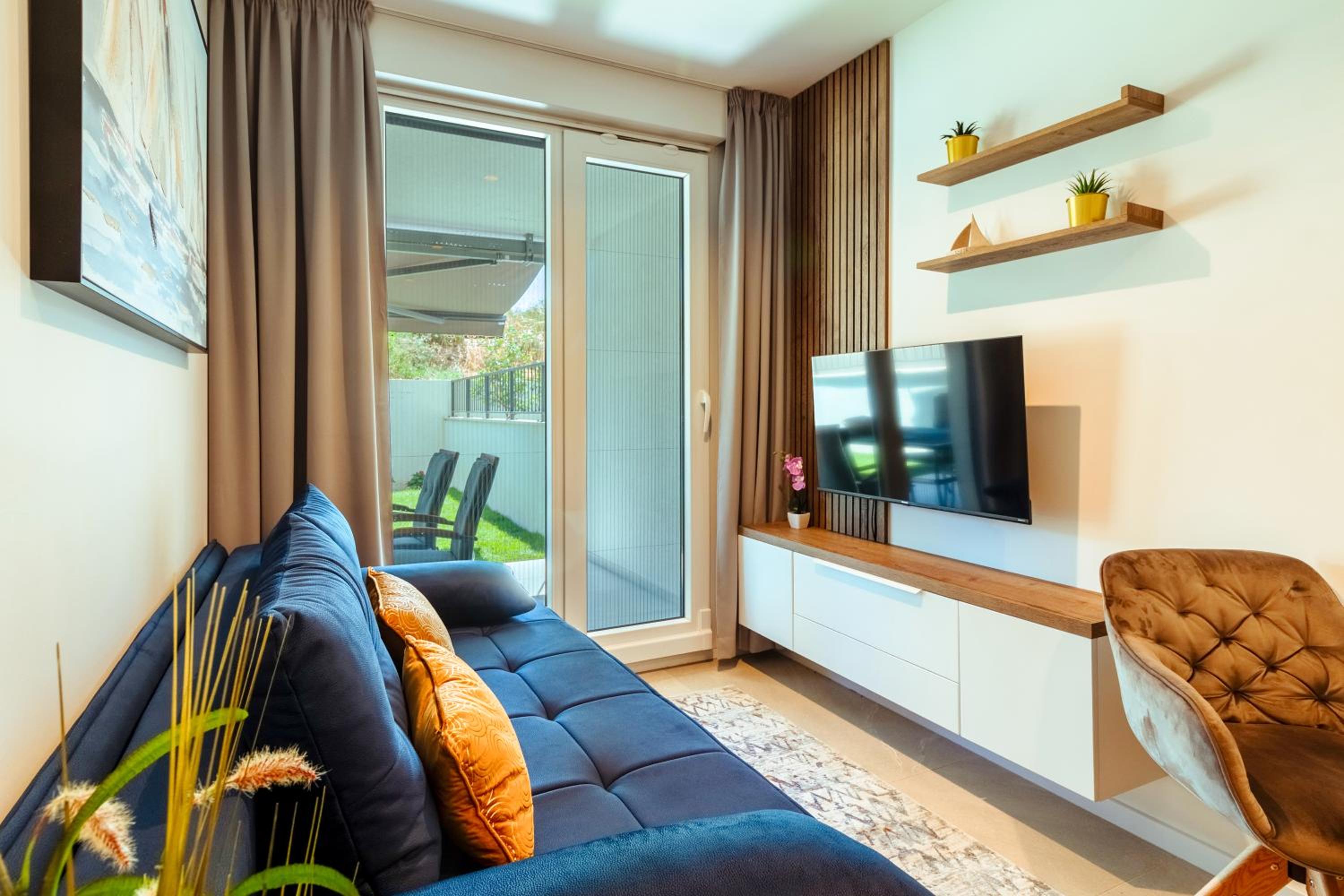 One-Bedroom Apartment