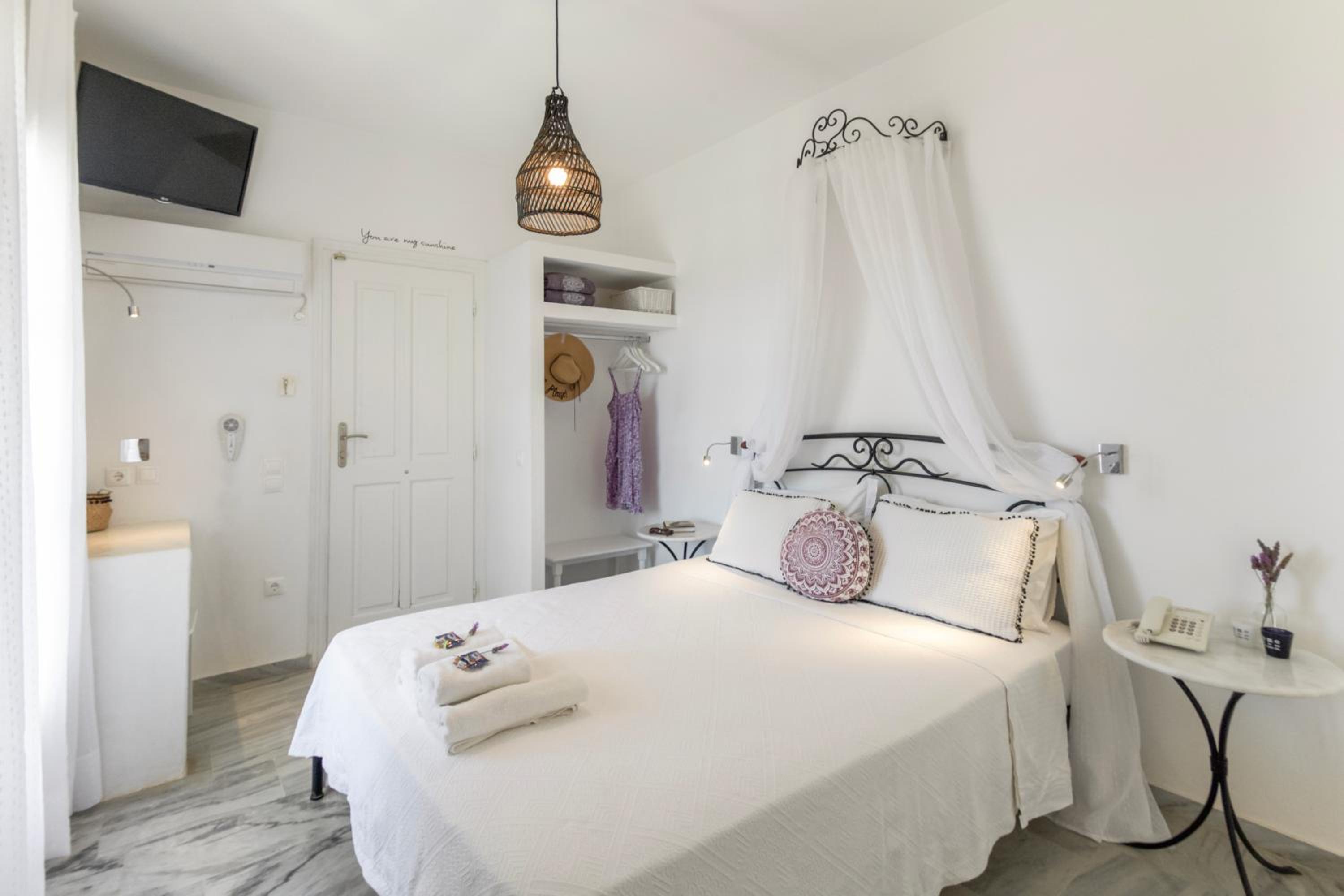 Double or Twin Room with Panoramic Sea View - Photo 21