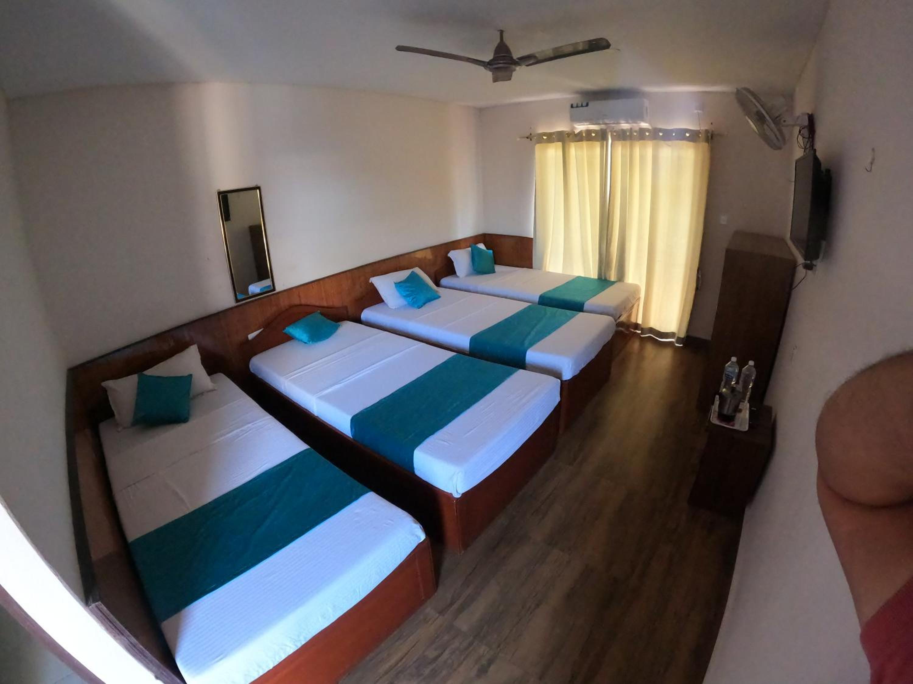 Deluxe Quadruple Room