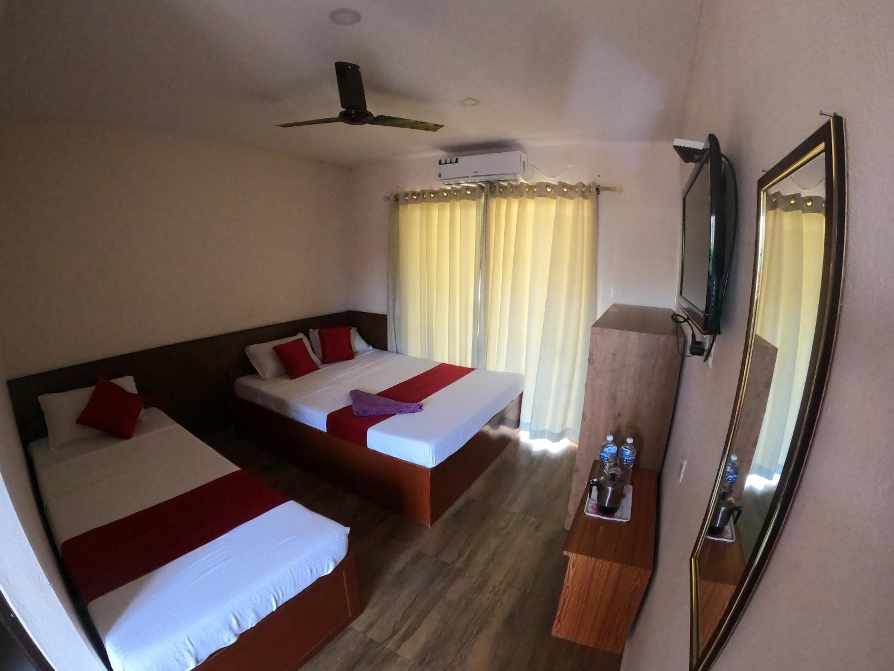 Deluxe Triple Room