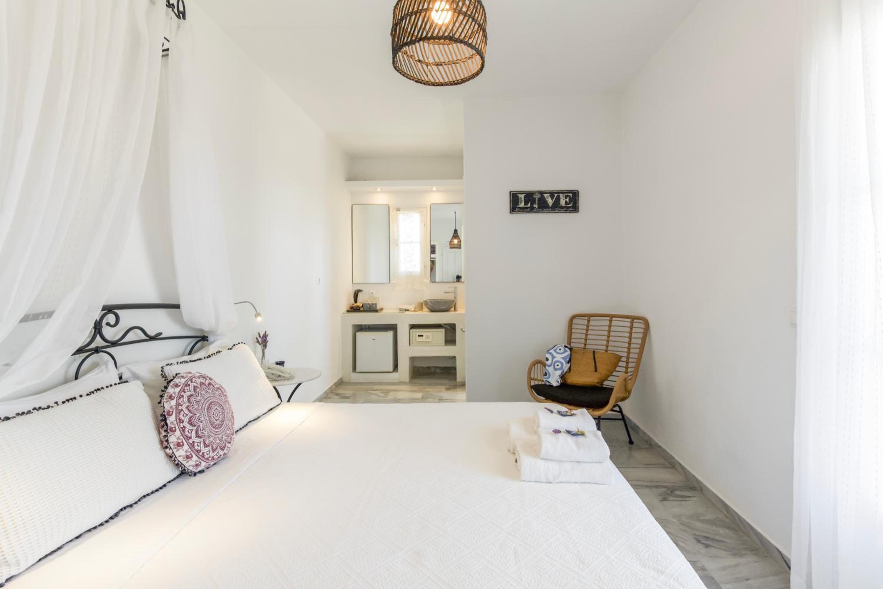 Double or Twin Room with Panoramic Sea View - Photo 25