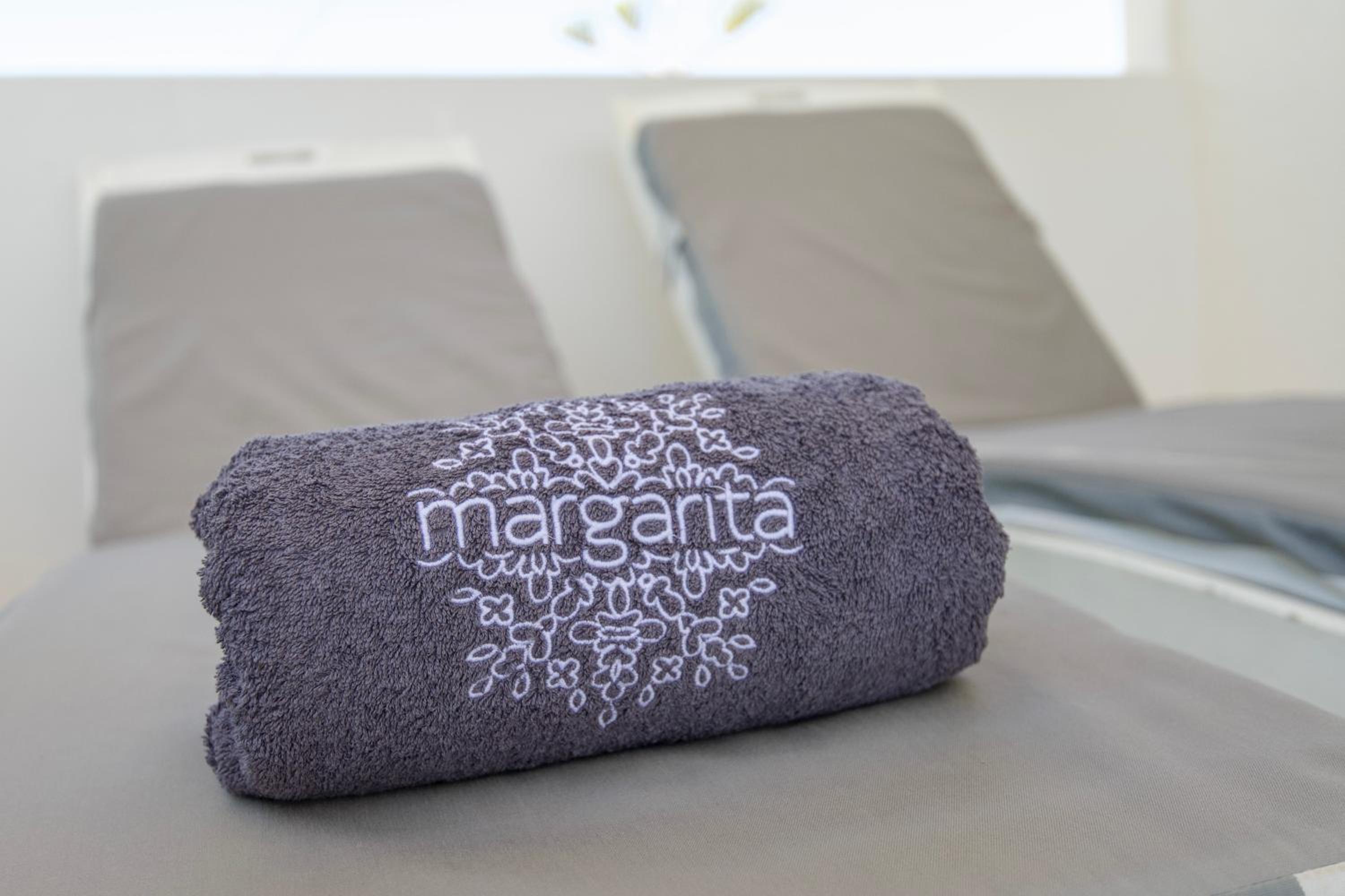 Double or Twin Room with Panoramic Sea View - Photo 30