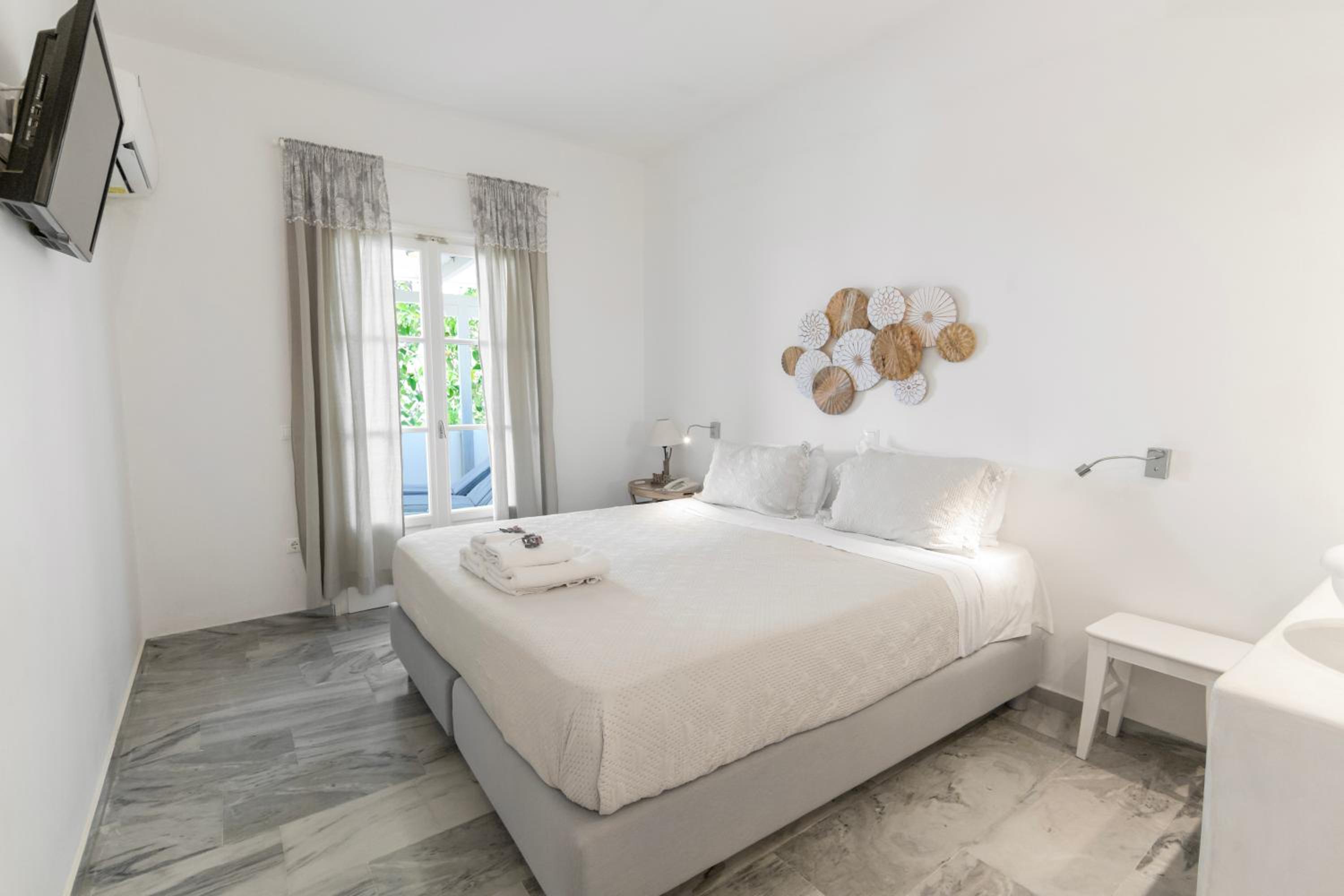 Double or Twin Room with Panoramic Sea View - Photo 4