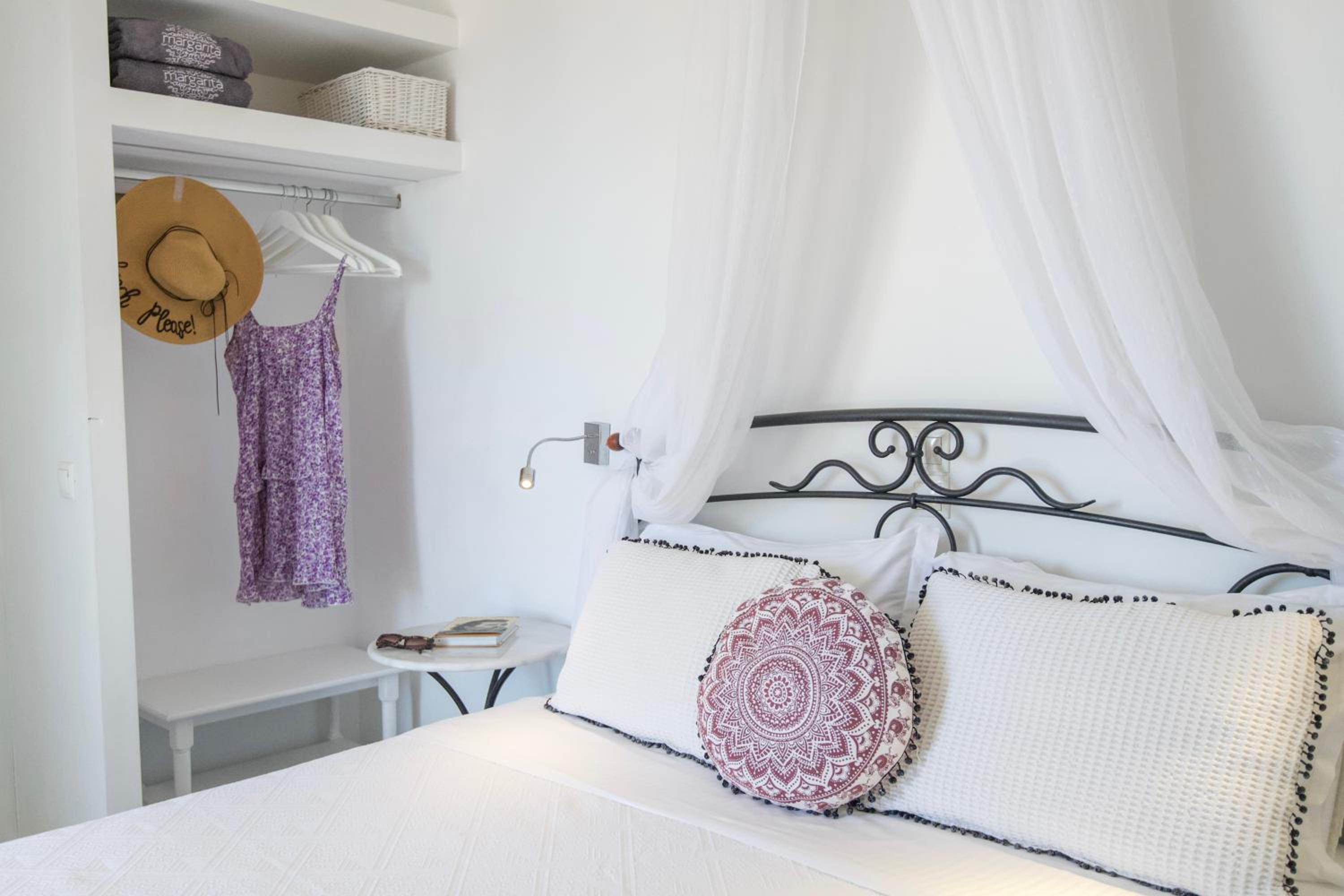 Double or Twin Room with Panoramic Sea View - Photo 8