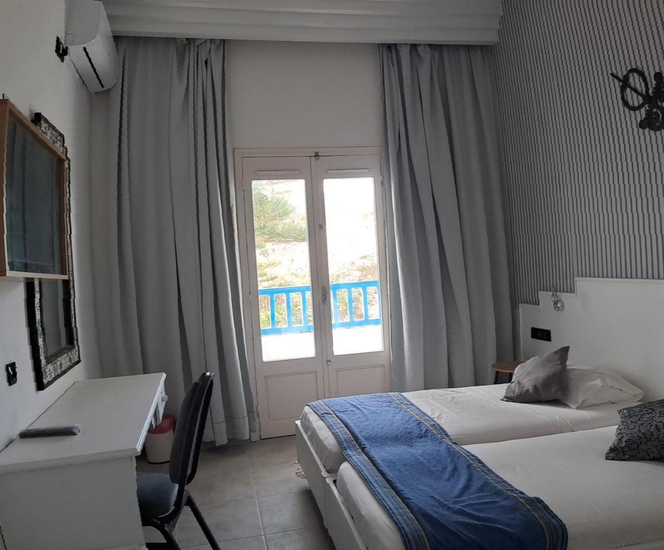 Double or Twin Room with Balcony photo 2