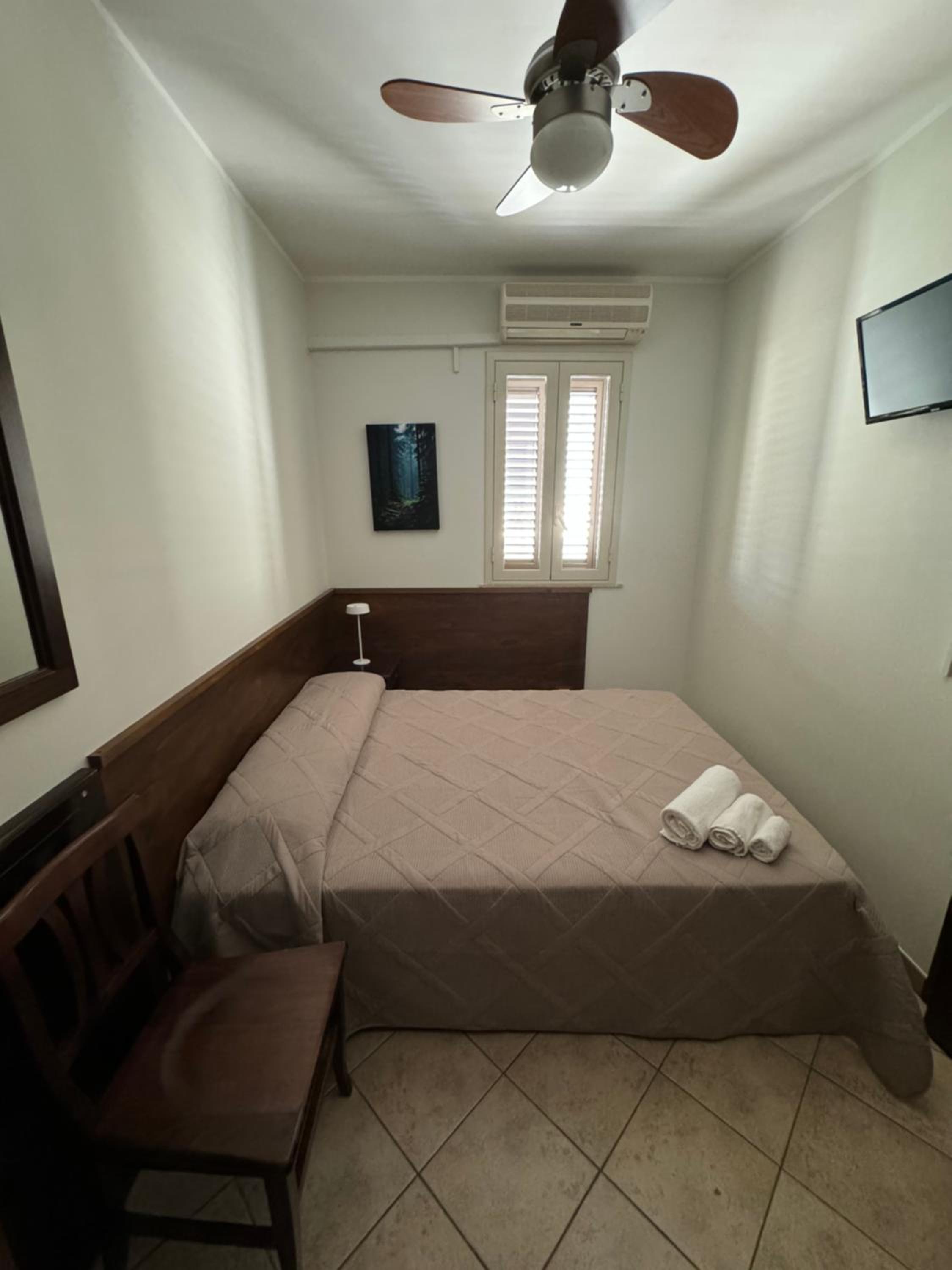 Economy Double Room photo 3