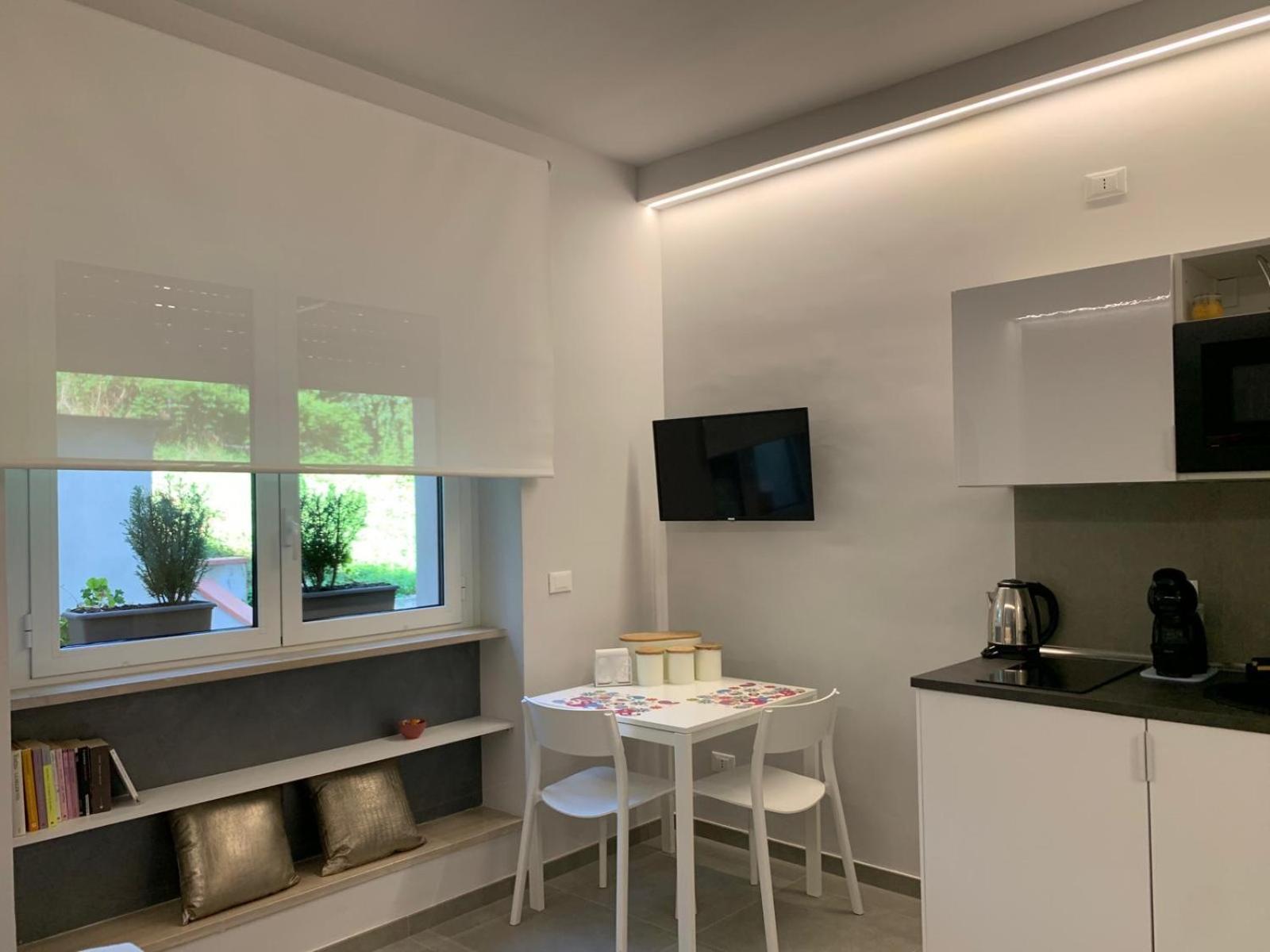 Studio Apartment with One Double Bed photo 3