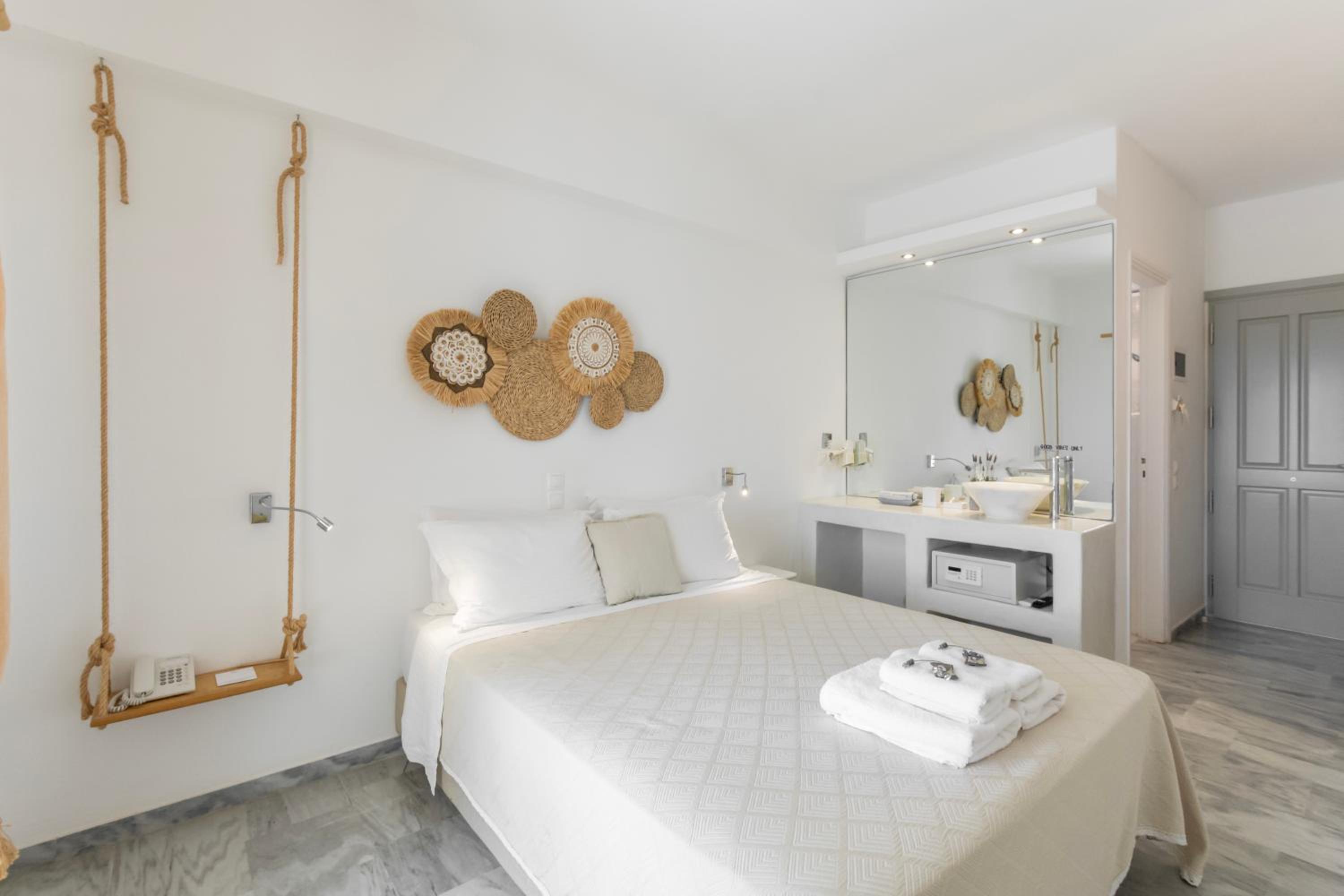Standard Double Room - Photo 36