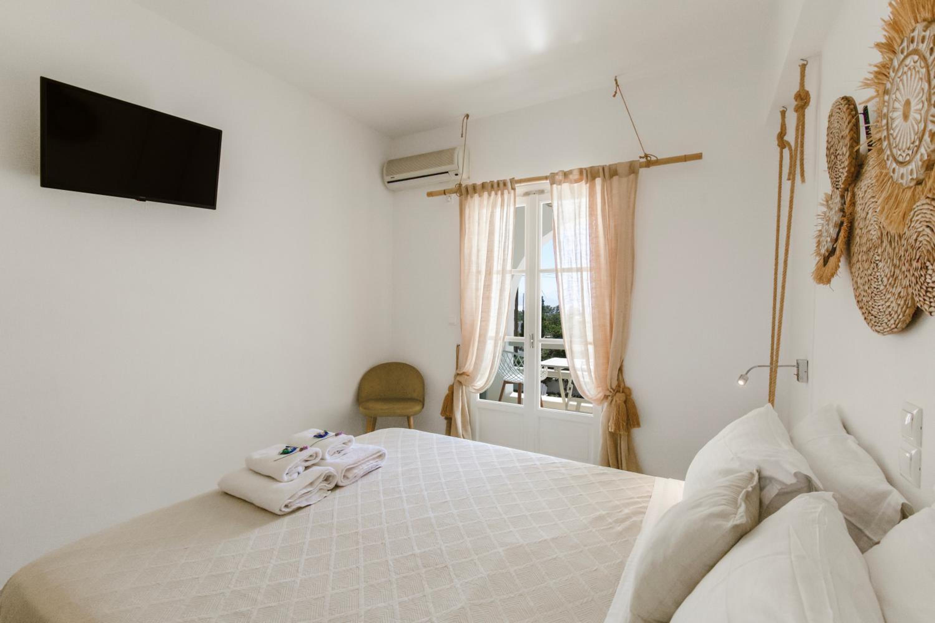 Standard Double Room - Photo 22