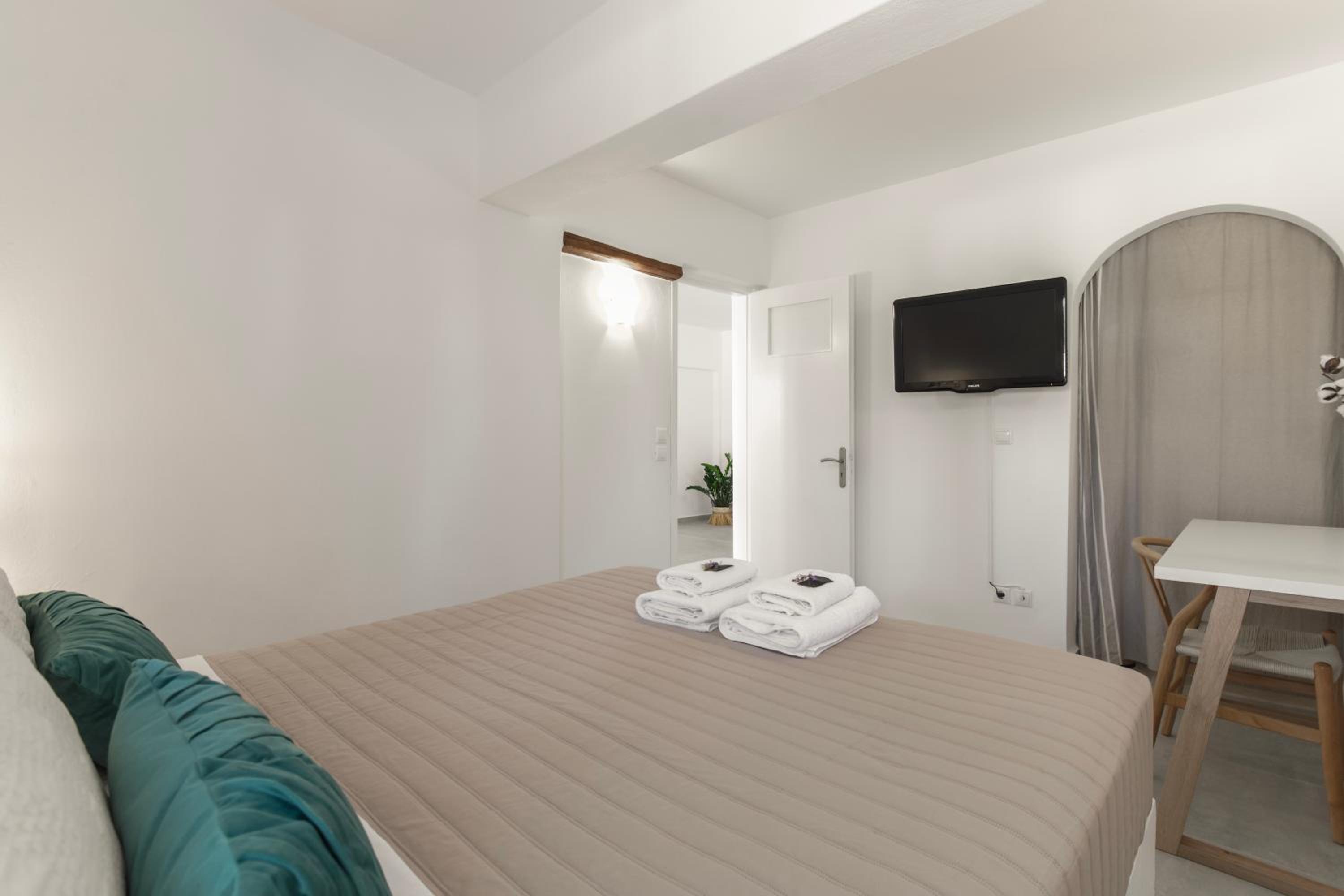 Two-Bedroom Suite - Photo 17