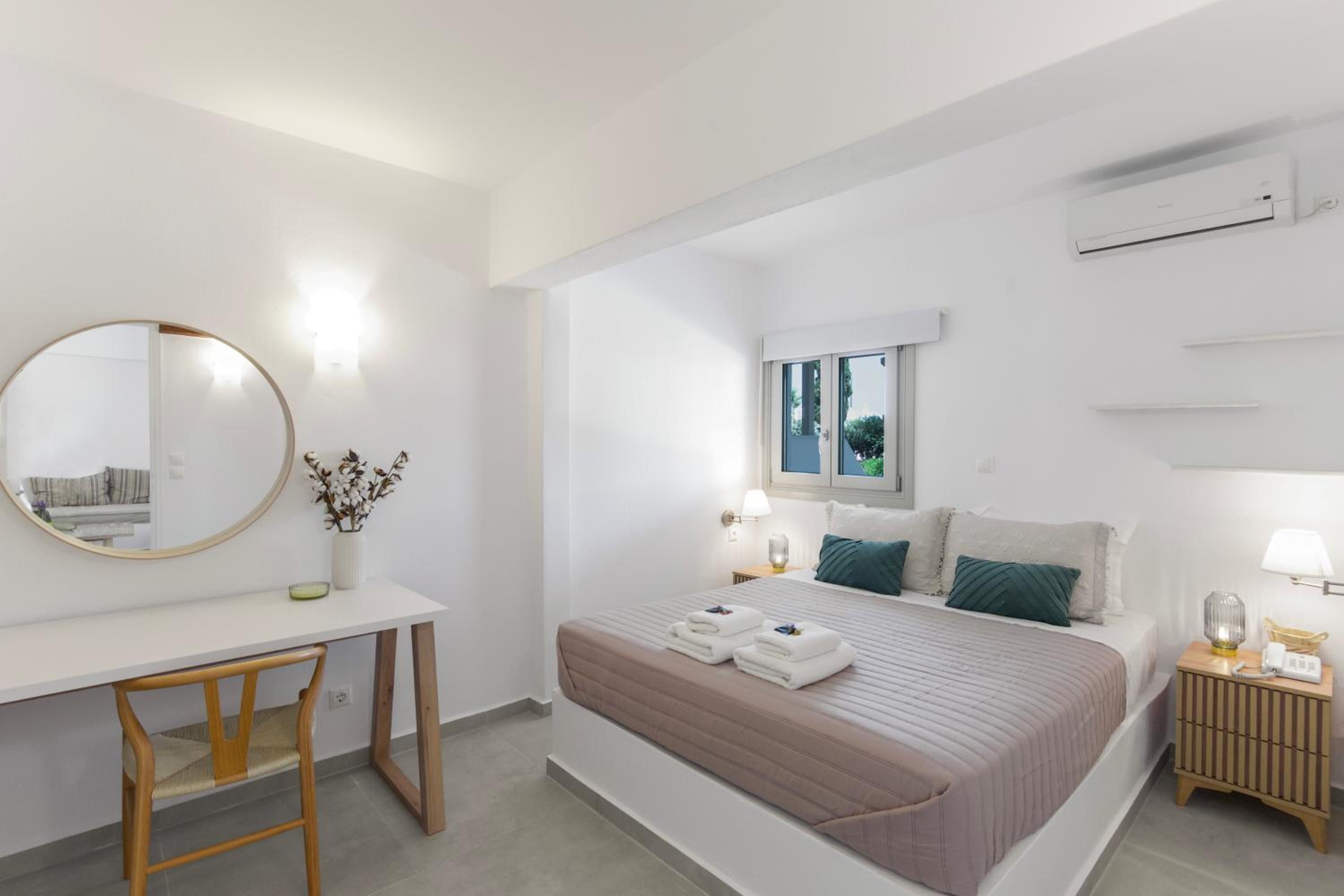 Two-Bedroom Suite - Photo 5