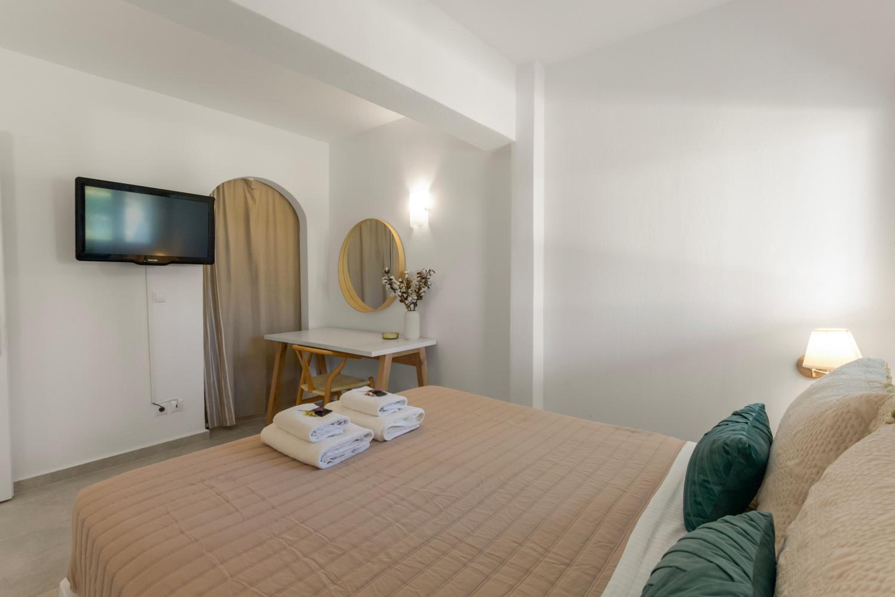 Two-Bedroom Suite - Photo 23