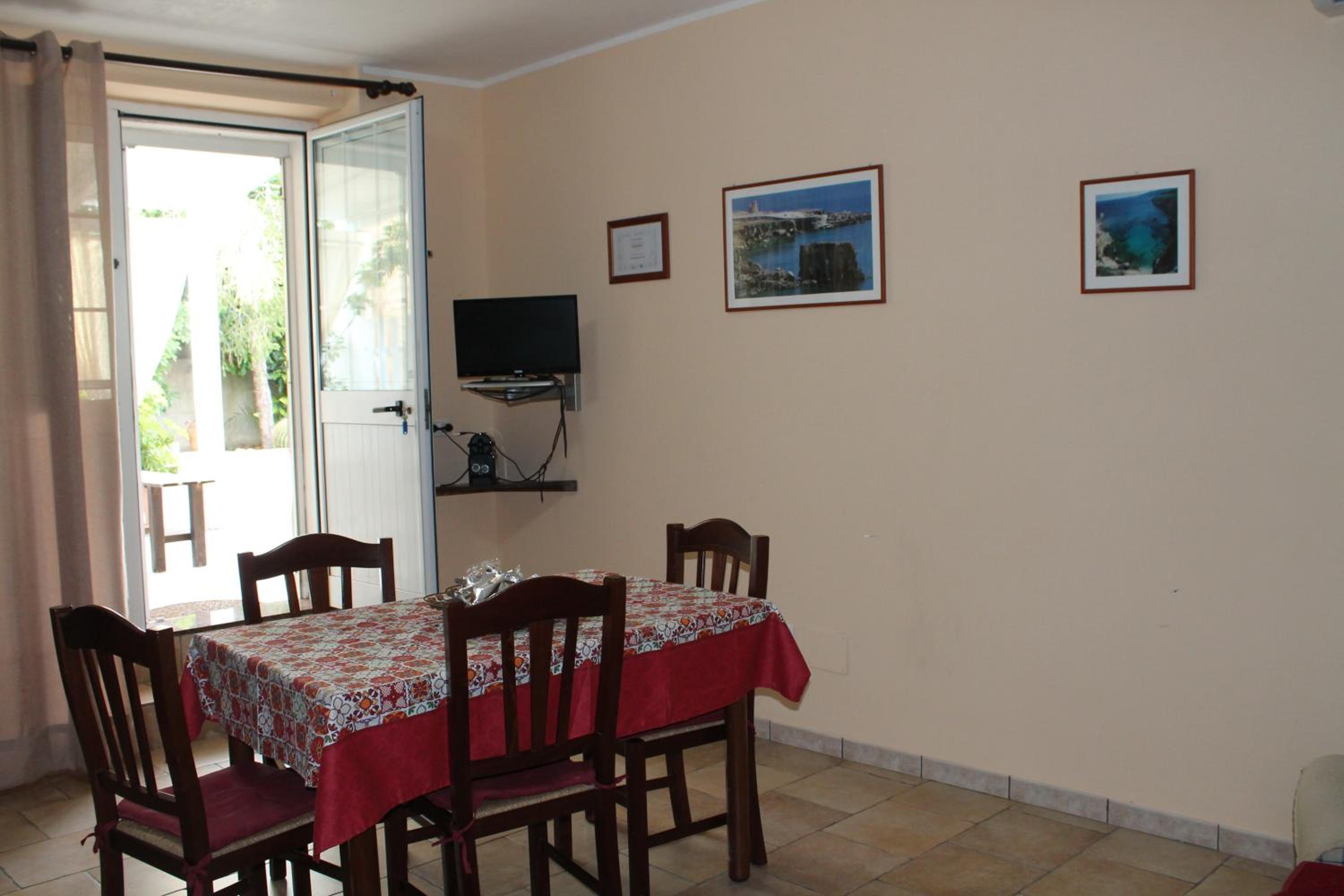 Two-Bedroom House photo 3