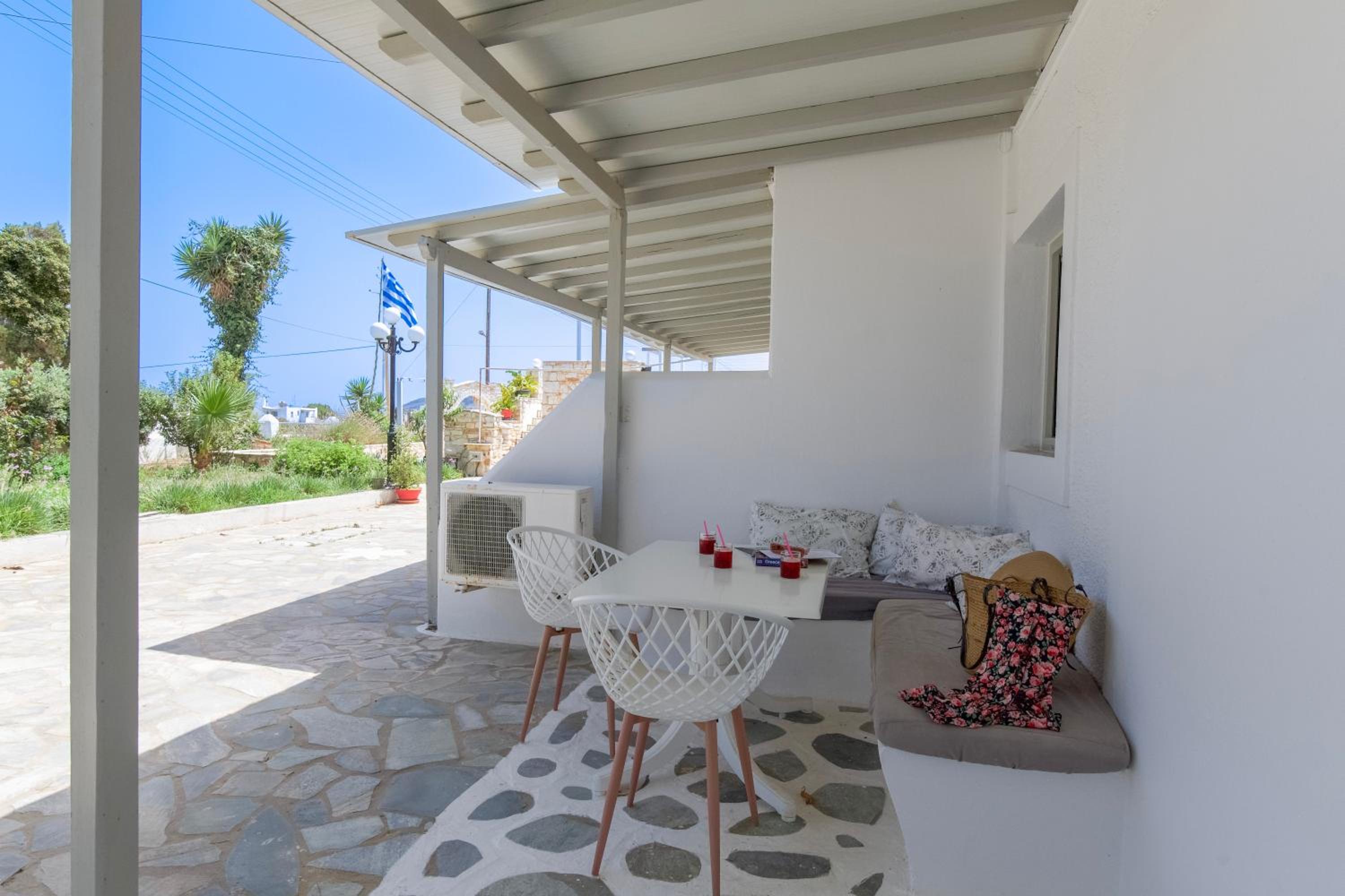 Suite with Garden View - Photo 16