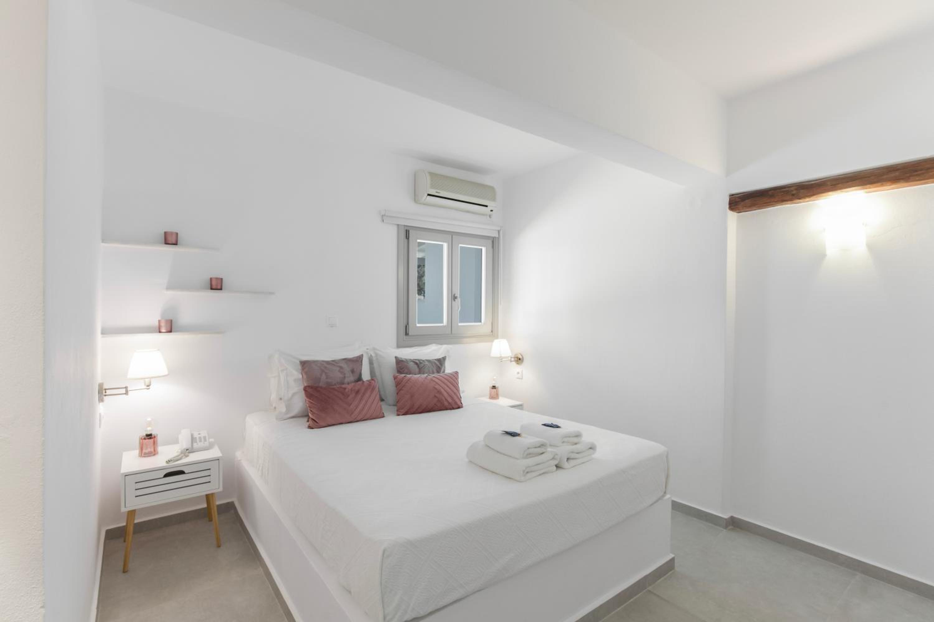 Suite with Garden View - Photo 11