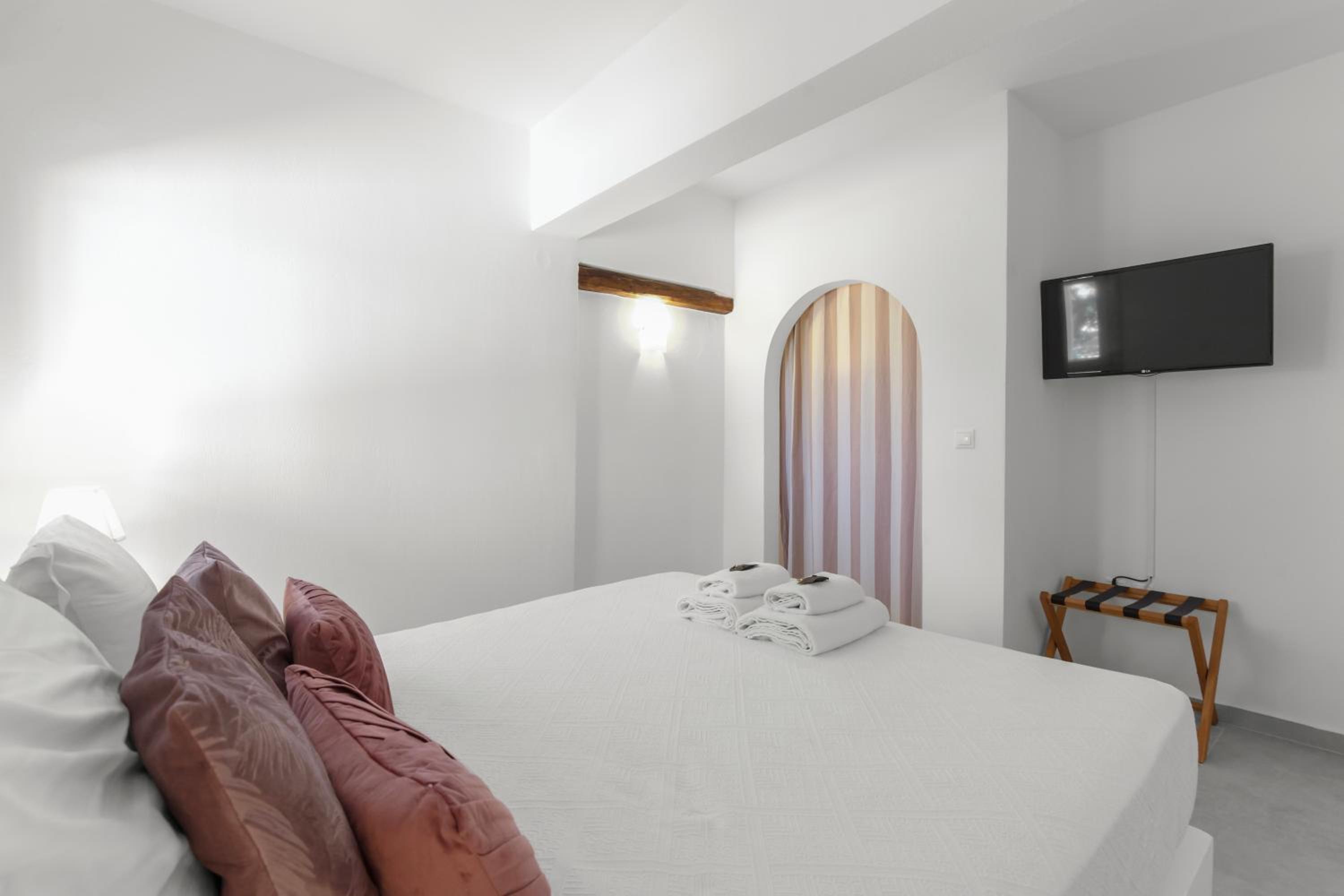 Suite with Garden View - Photo 12