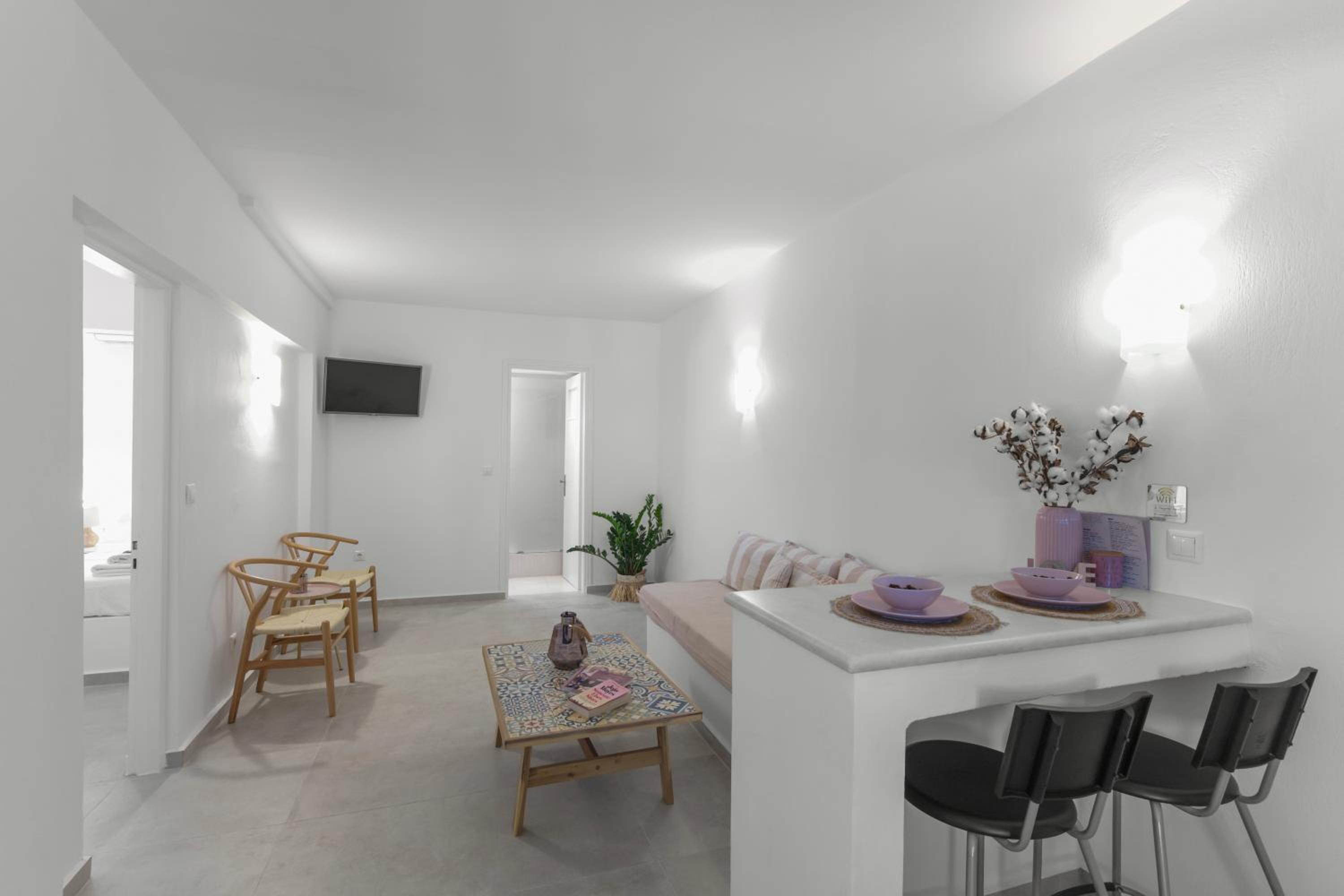 Suite with Garden View - Photo 9