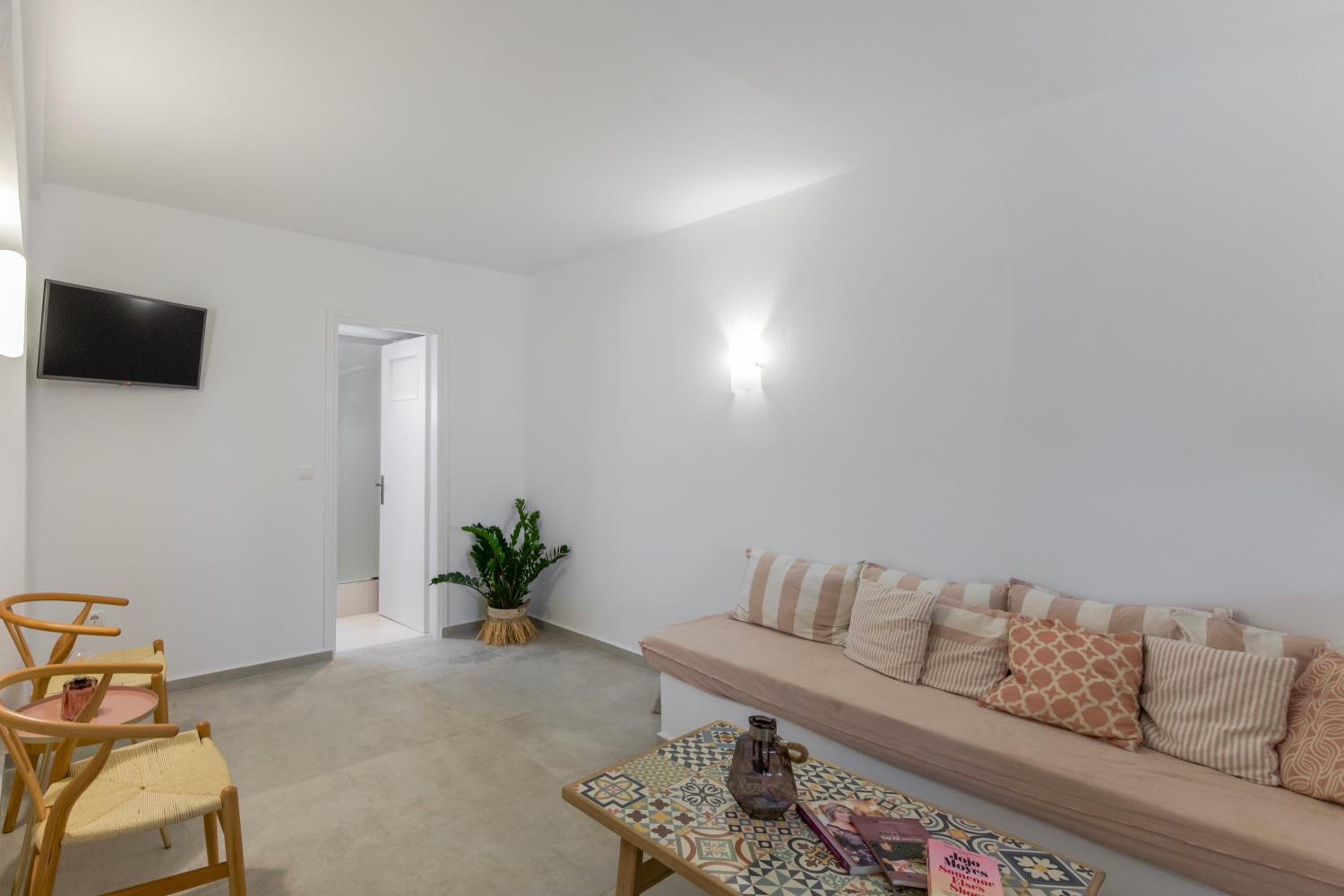 Suite with Garden View - Photo 29