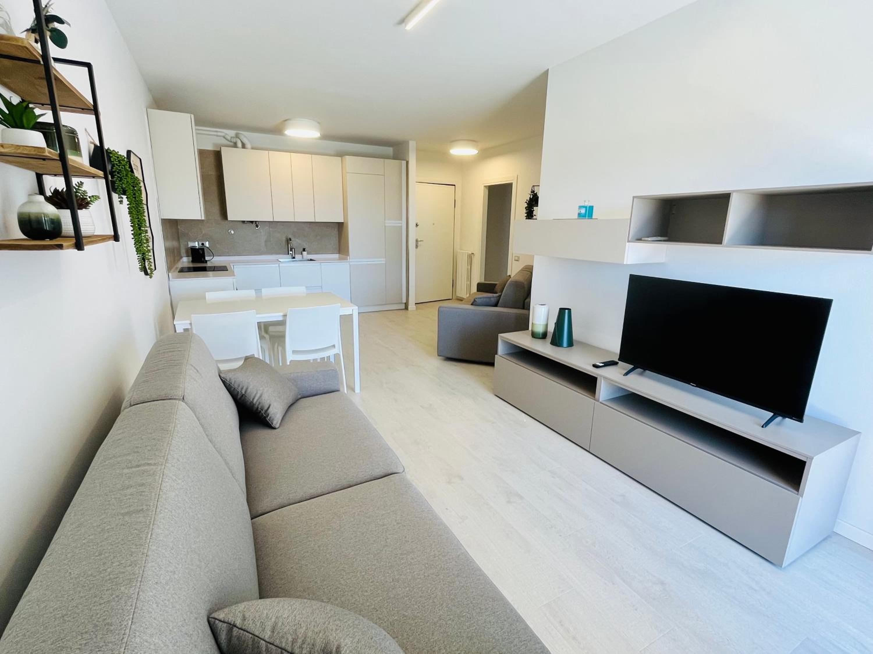 Apartment with Pool View 
