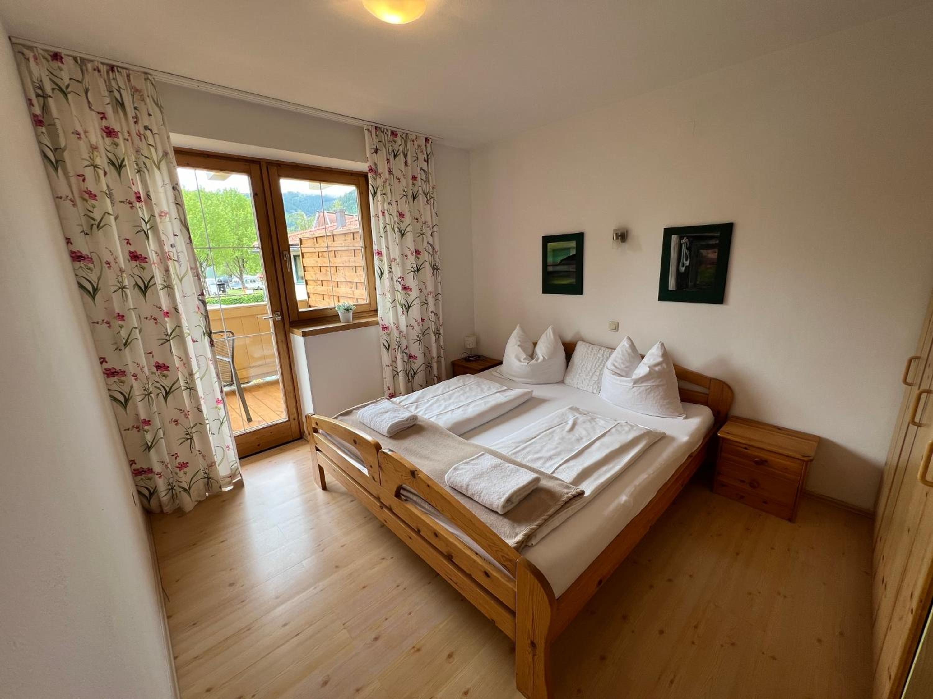 One-Bedroom Apartment (5 Adults) photo 1