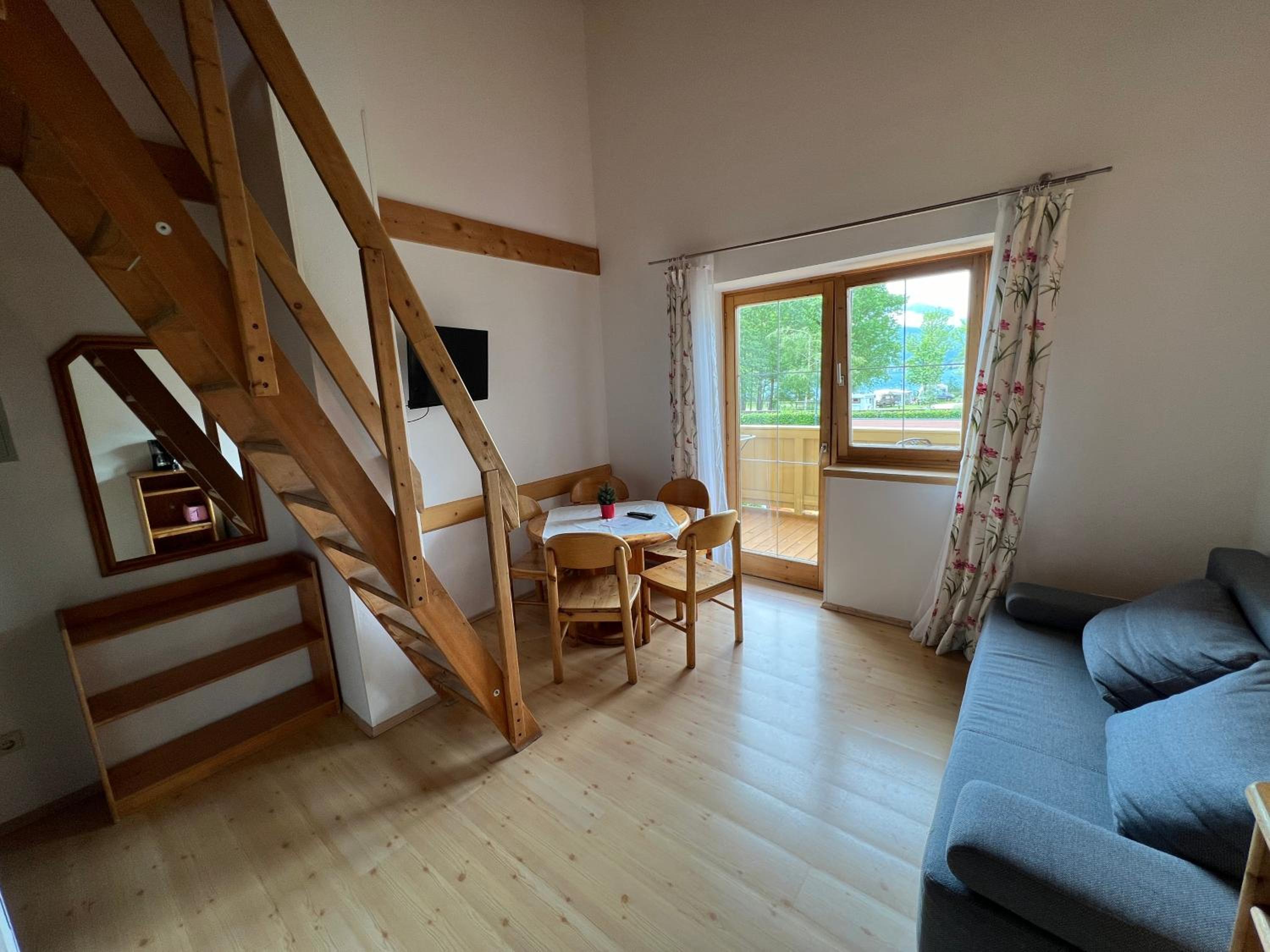 One-Bedroom Apartment with Balcony (6 Adults) photo 2