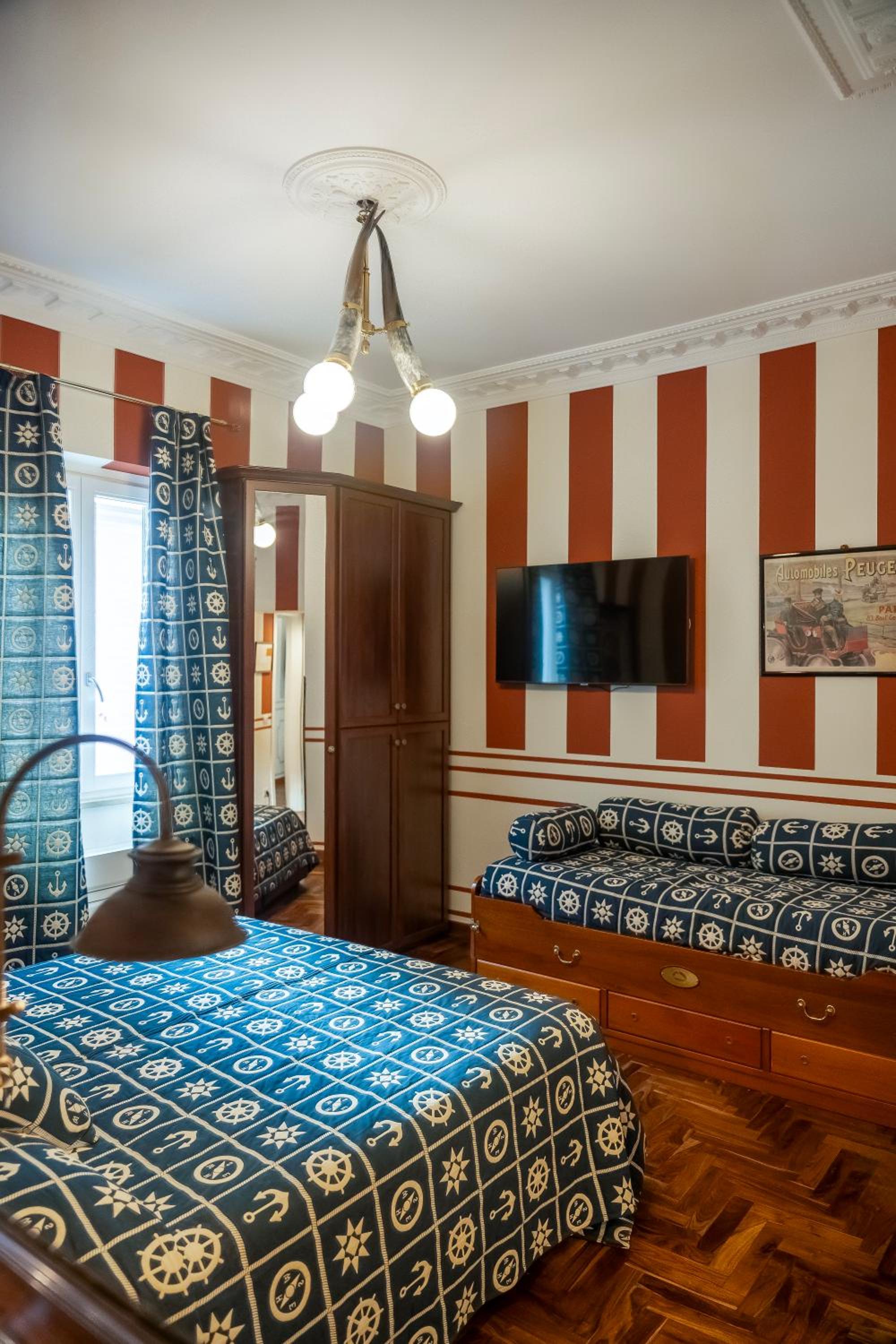 Deluxe Double Room with Extra Bed photo 3