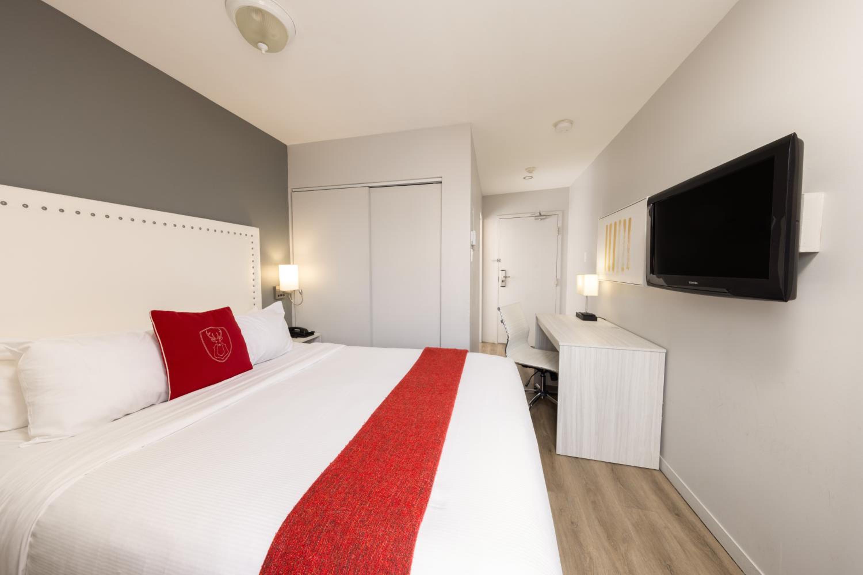 Budget Double Room 1 bed - Photo 3