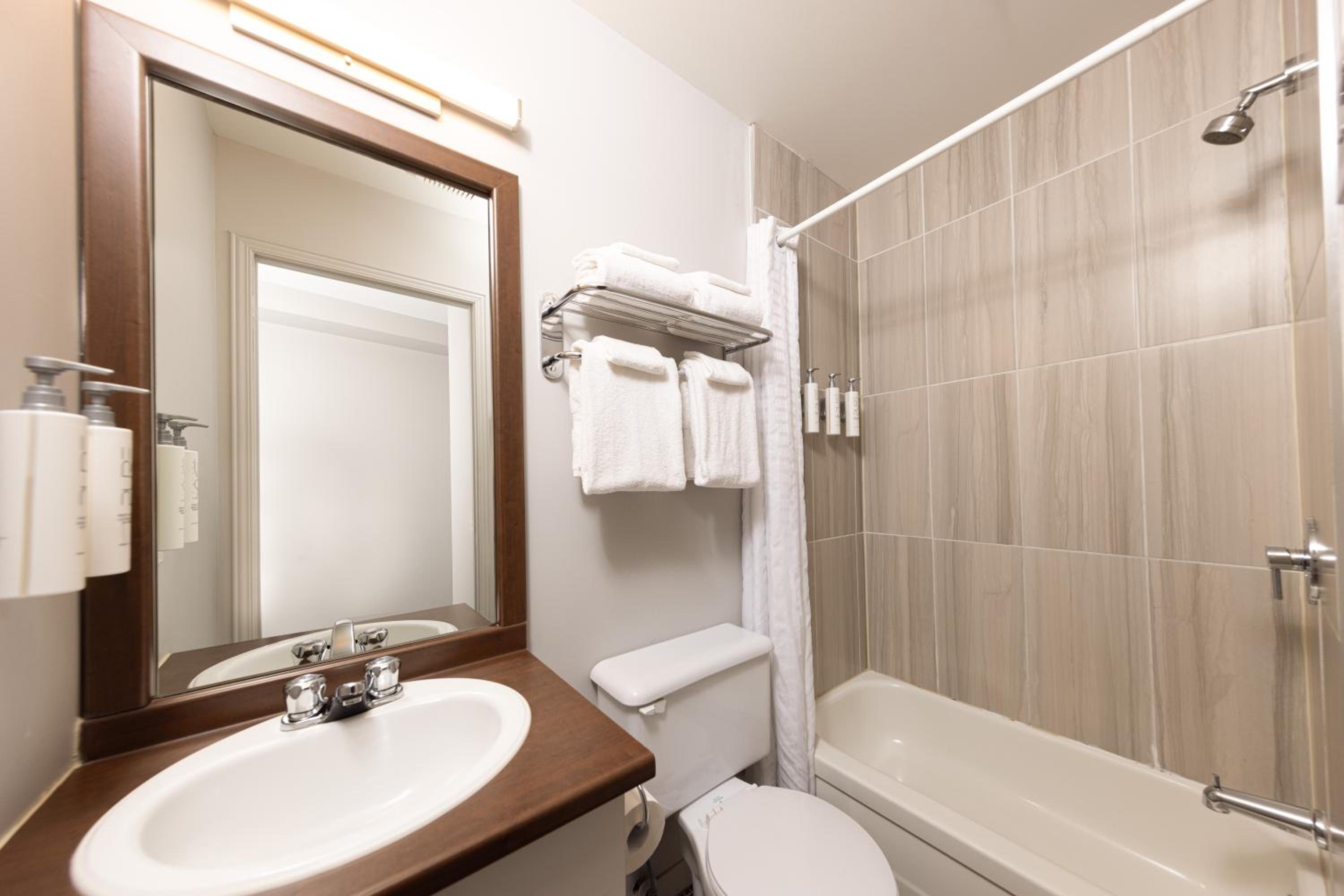 Twin Room - Photo 3