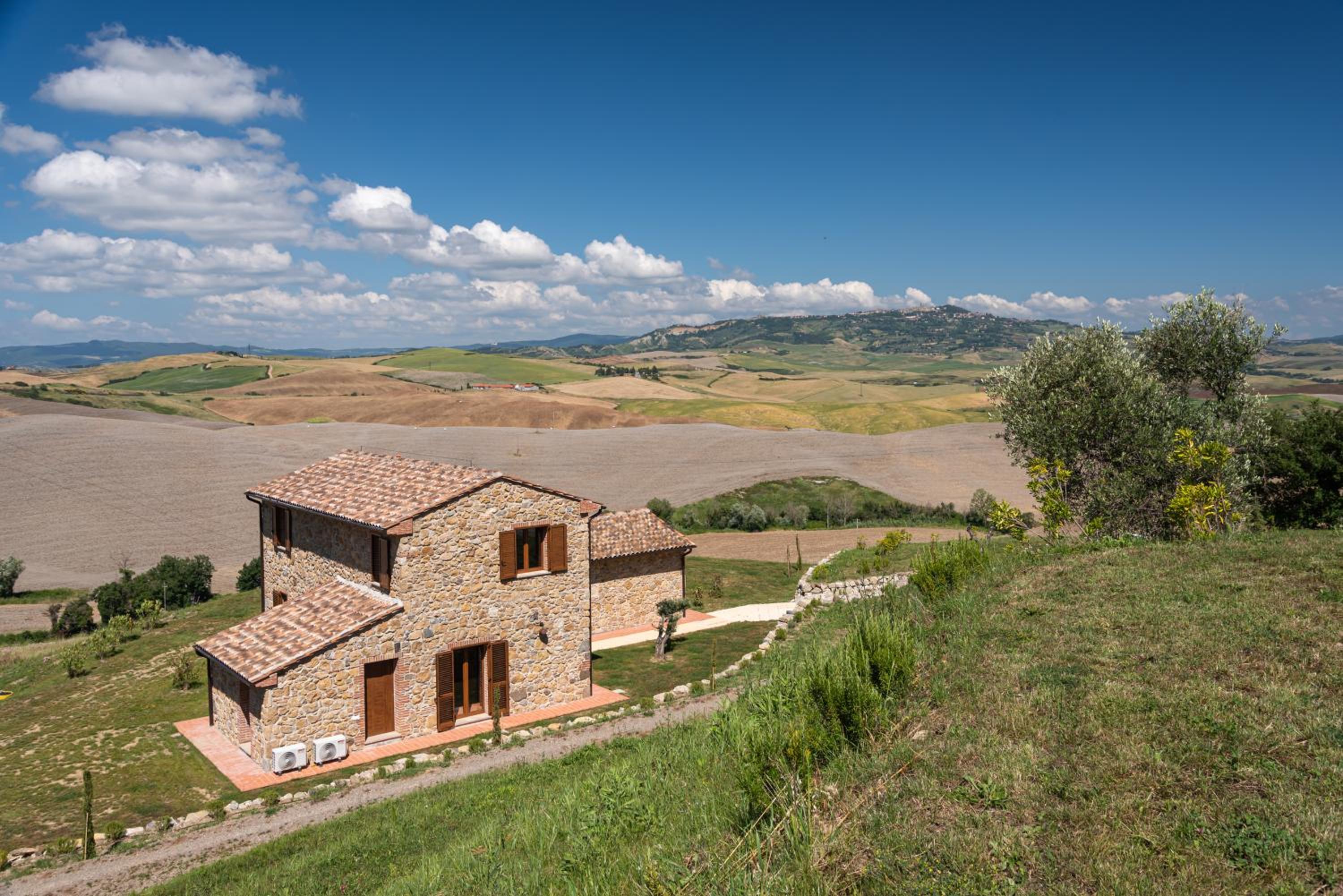 Three-Bedroom Villa photo 2