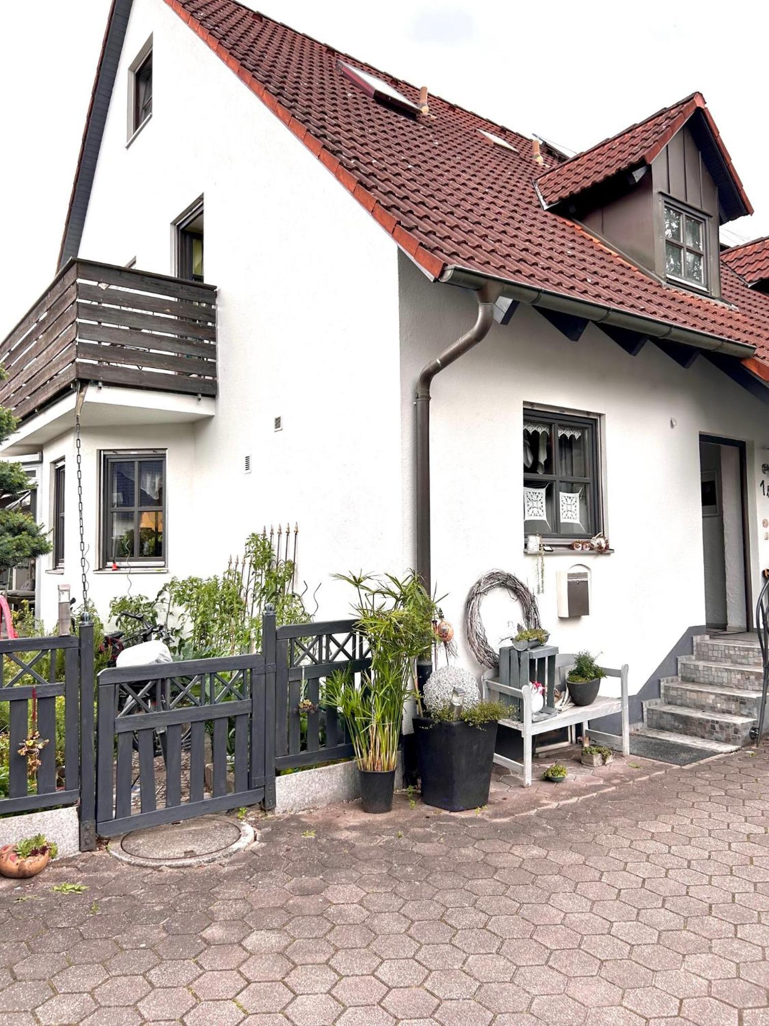 Single Room with Shared Bathroom photo 2
