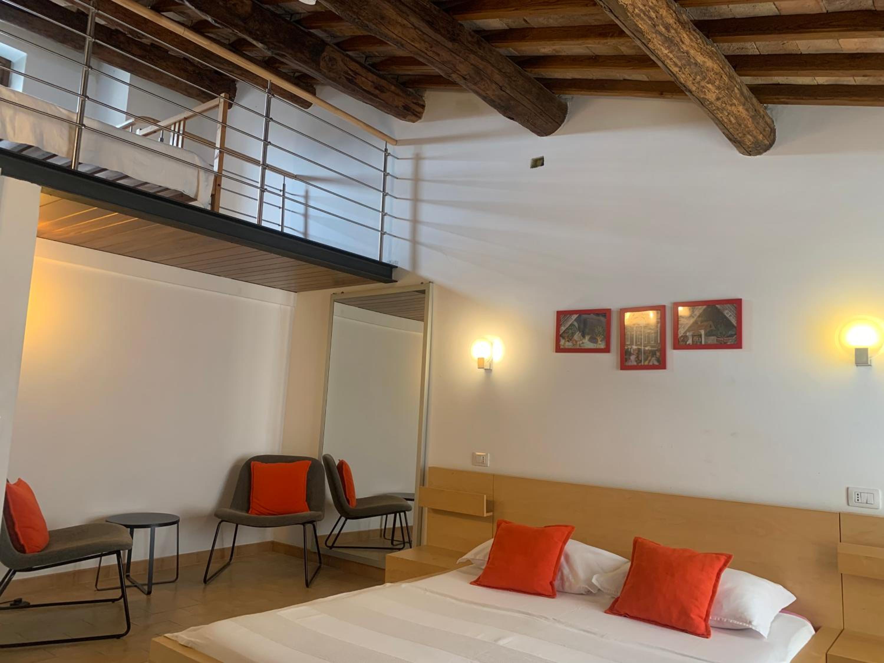 Studio Apartment Split Level photo 1