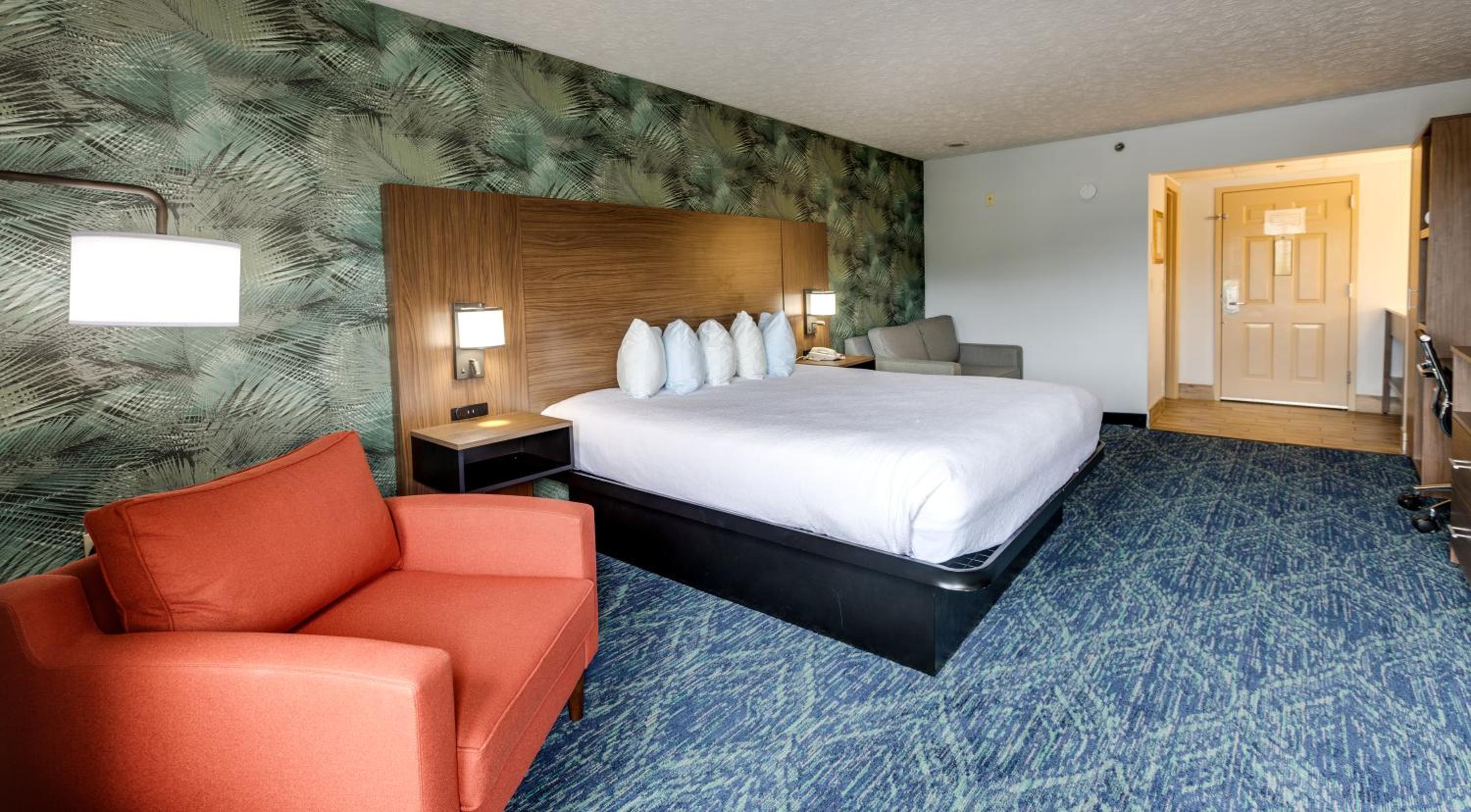 King Suite with Fireplace photo 2
