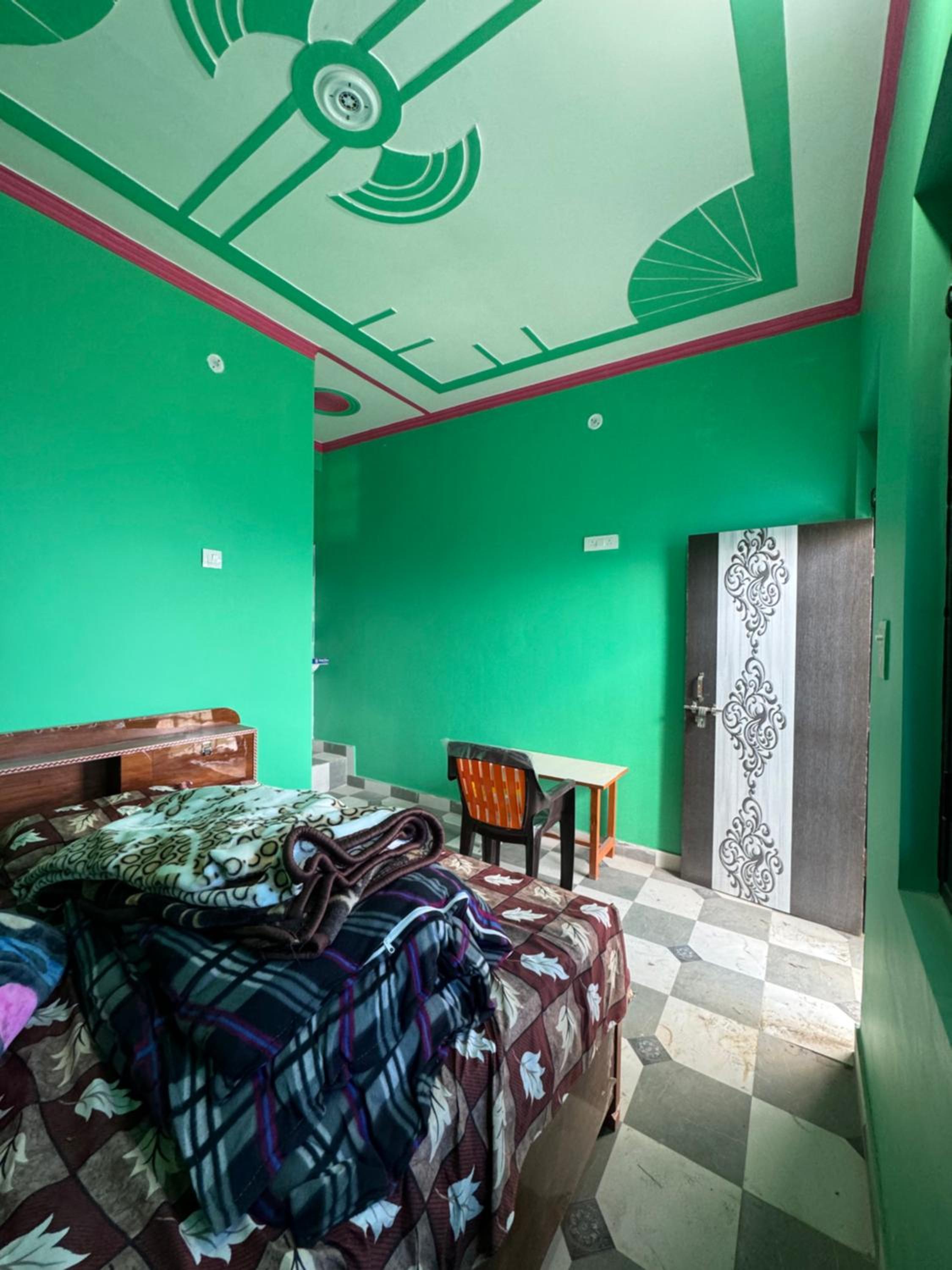 Deluxe Room (2 Adults + 1 Child)