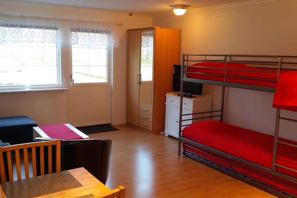 One-Bedroom House photo 1