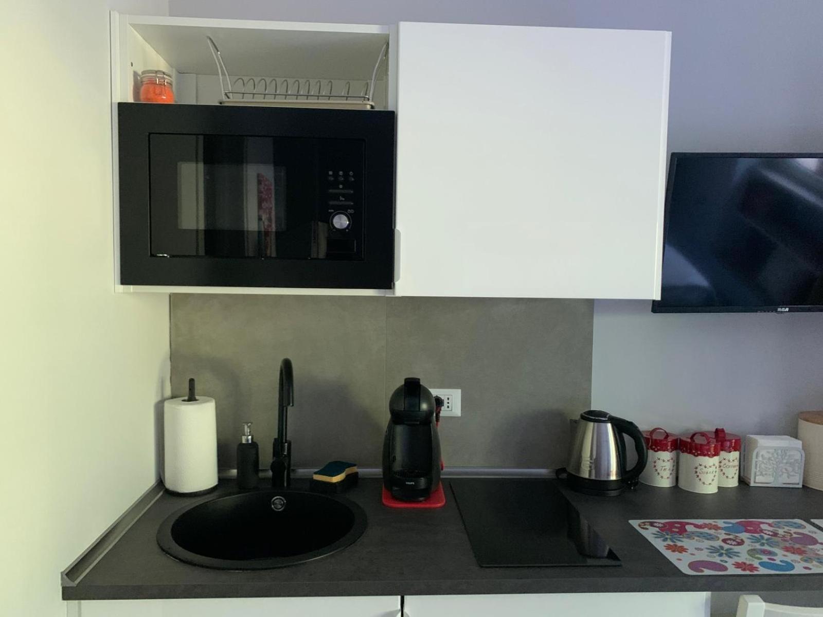 Studio Apartment with One Double Bed photo 2
