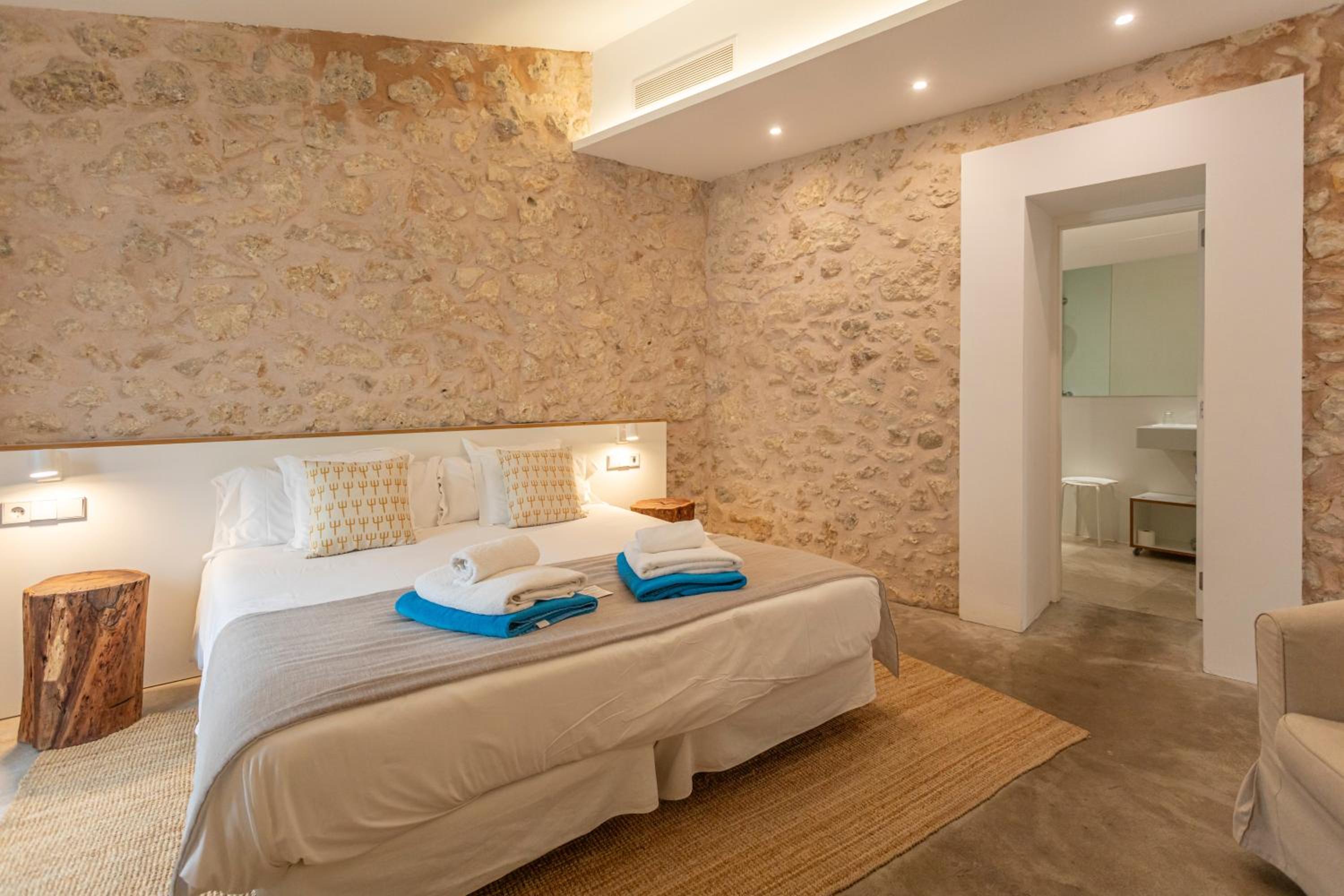 Habitación Doble Estándar o con Dos Camas Individuales. Habitación Doble Estándar o con Dos Camas Individuales.