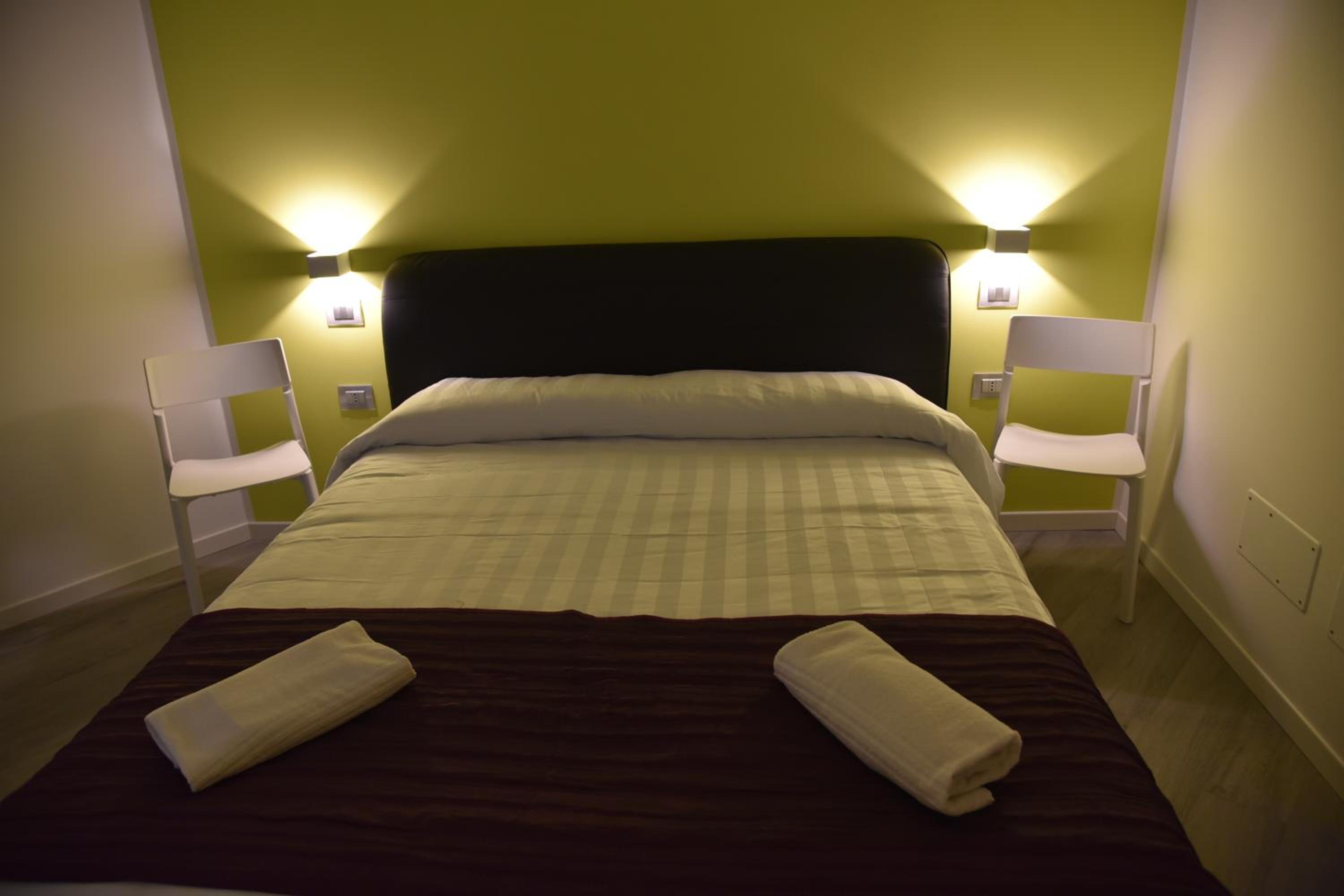 Single Room with Private Bathroom and Balcony photo 2