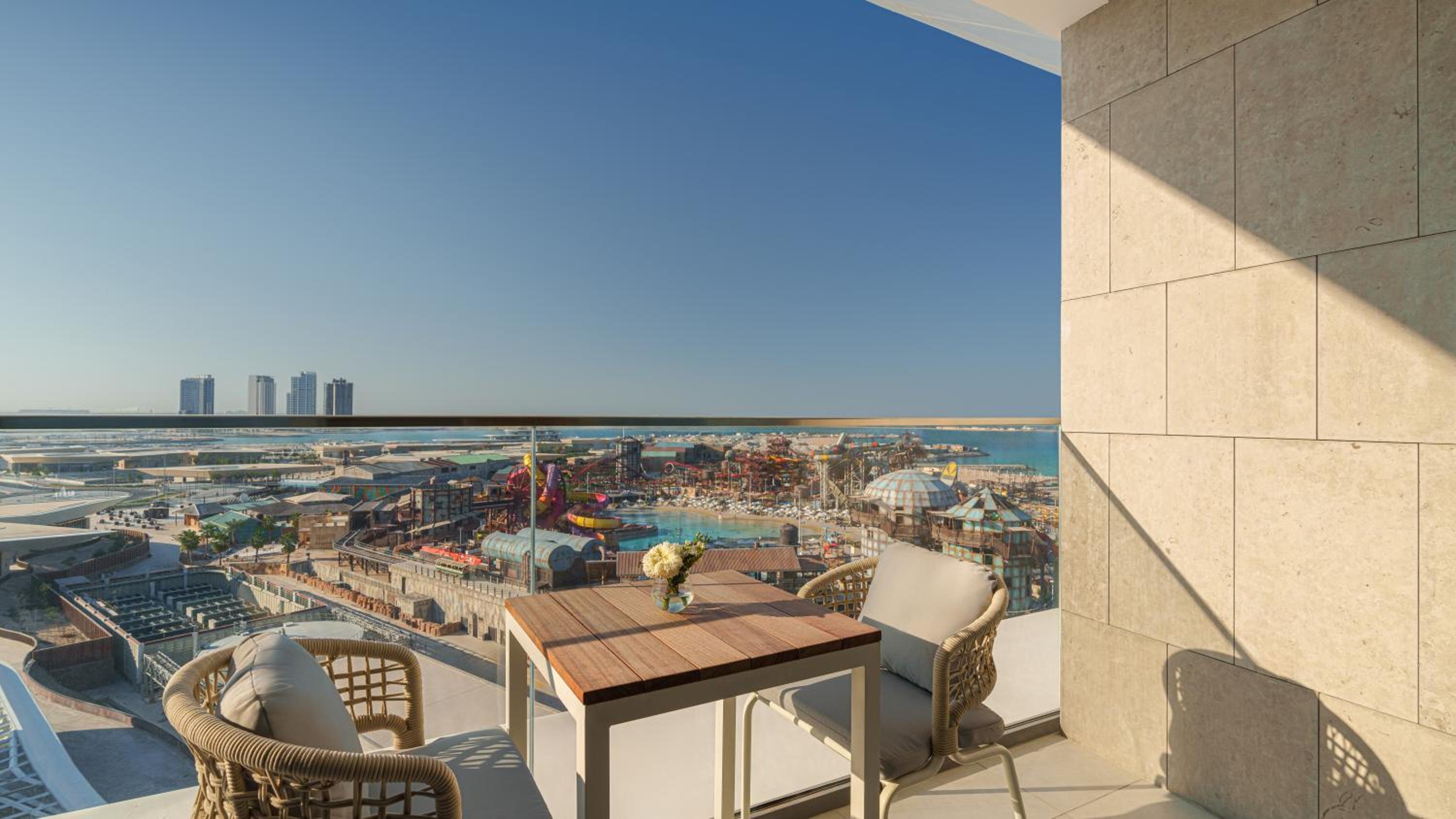Deluxe King Waterpark View with Meryal Waterpark Acccess - Photo 4