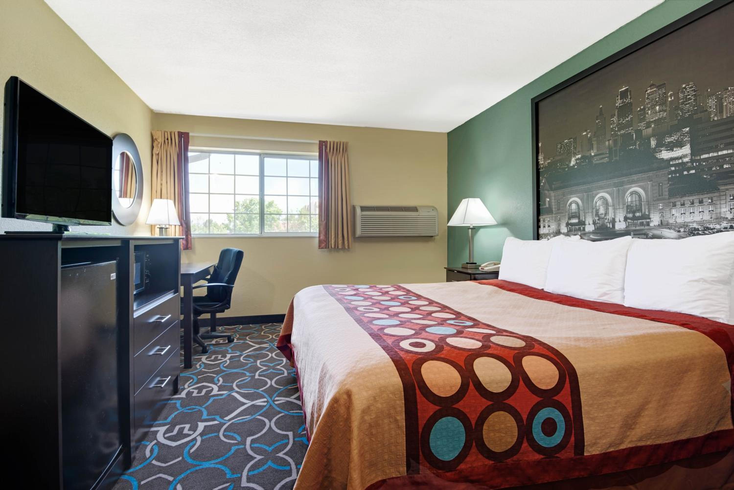 Room with One Double Bed - Non-Smoking - Photo 1