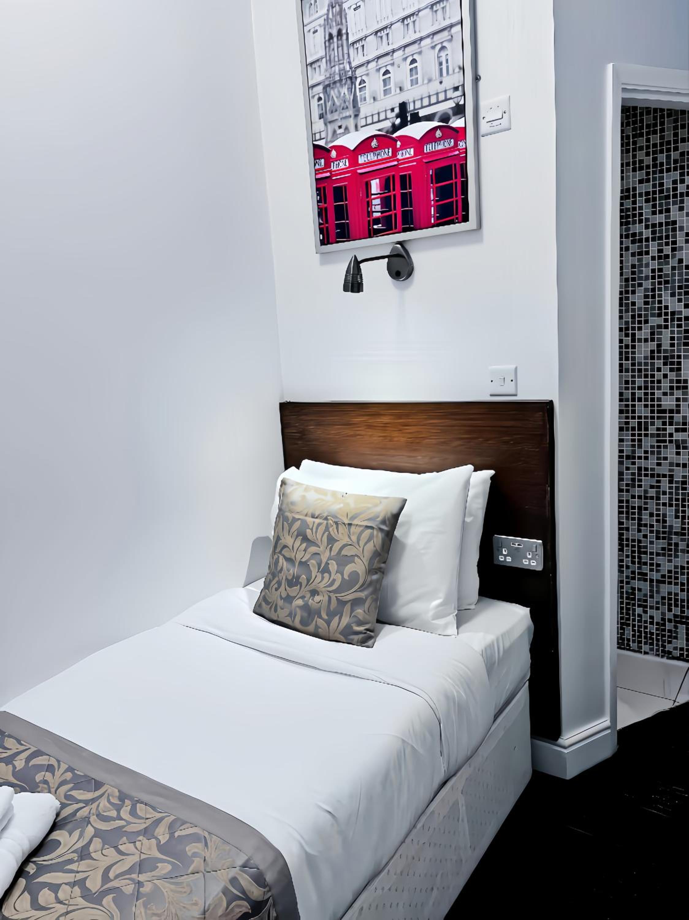Single Room photo 1
