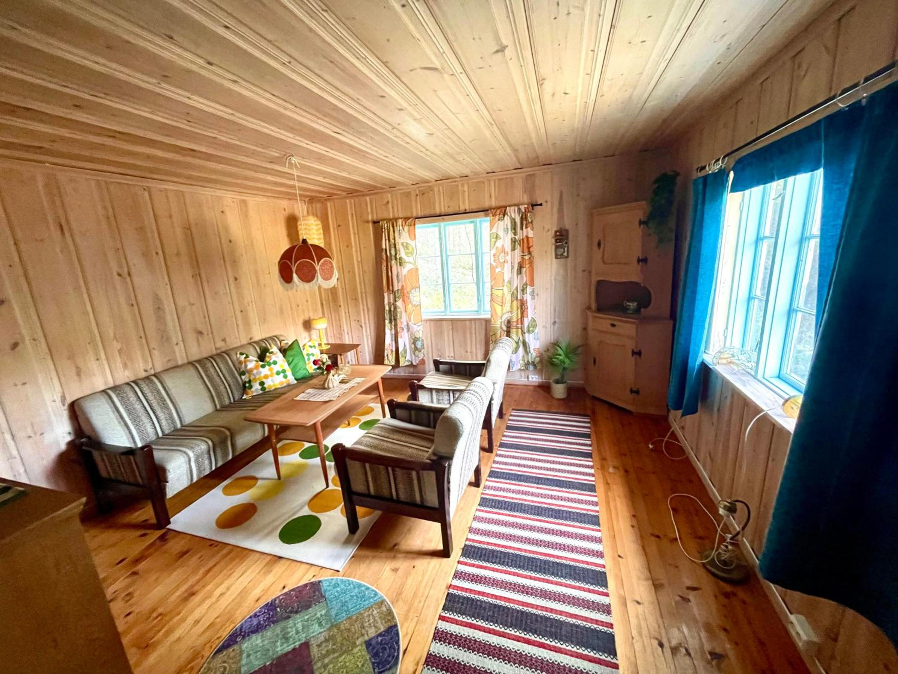 Cottage - Photo 1